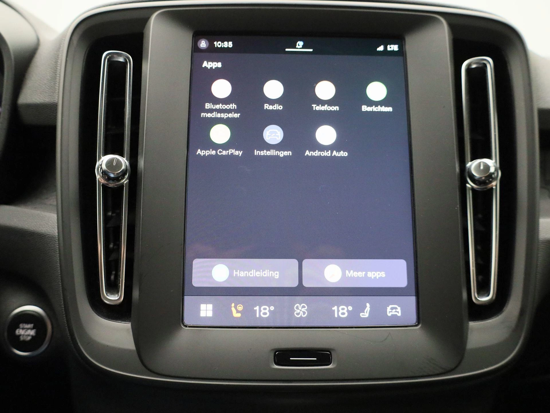 Volvo-XC40-image-16