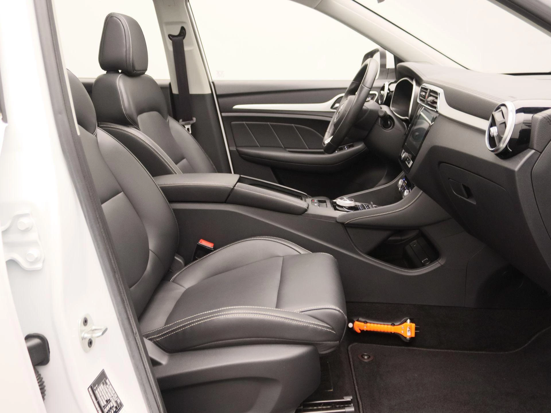 MG-ZS EV-image-25
