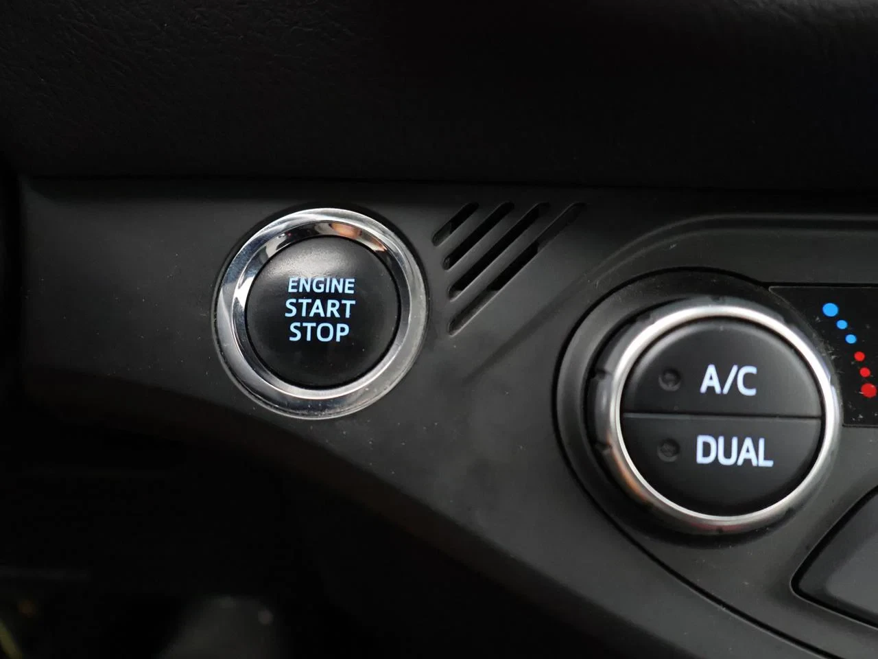 Toyota-Yaris-image-20