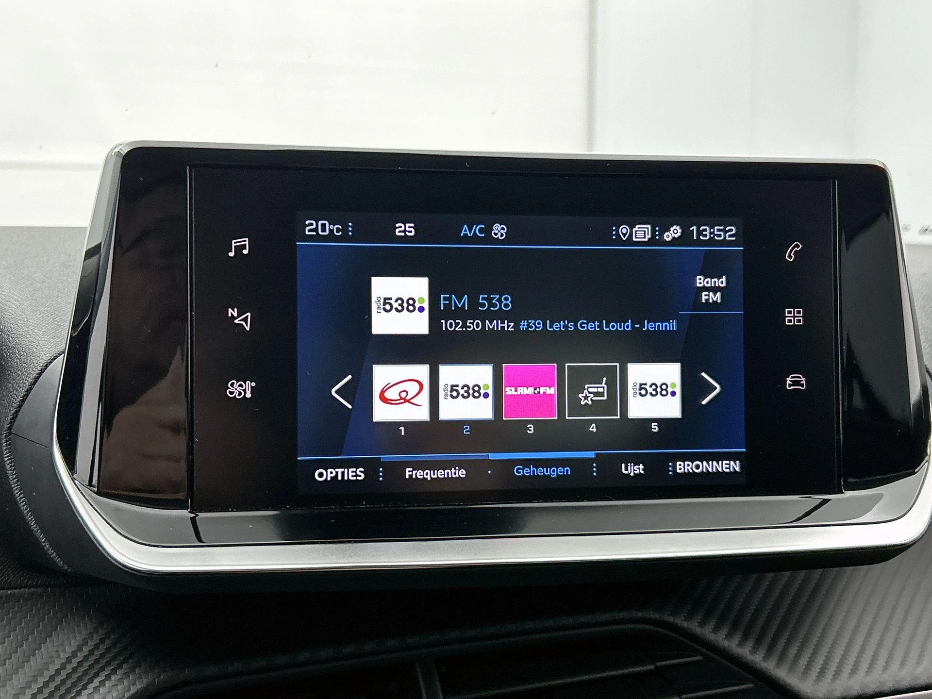 Peugeot-2008-image-29