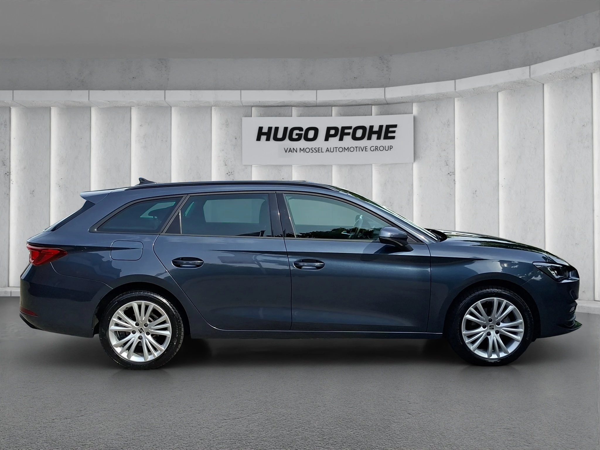 SEAT Leon Style Sportstourer 1.5 eTSI MHEV Aut. | LED | RFK | SHZ | Navi | LMF