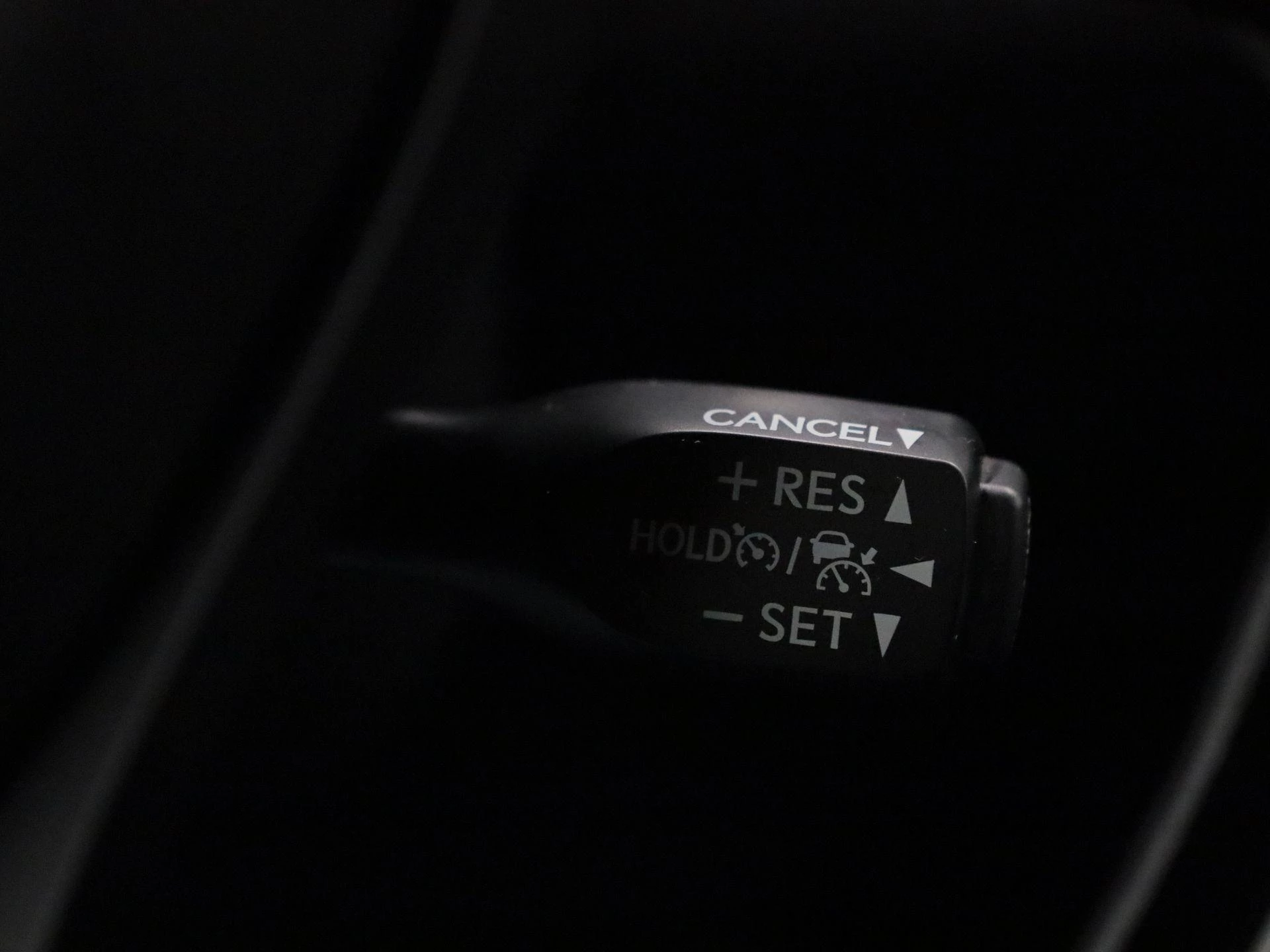 Toyota-C-HR-image-23