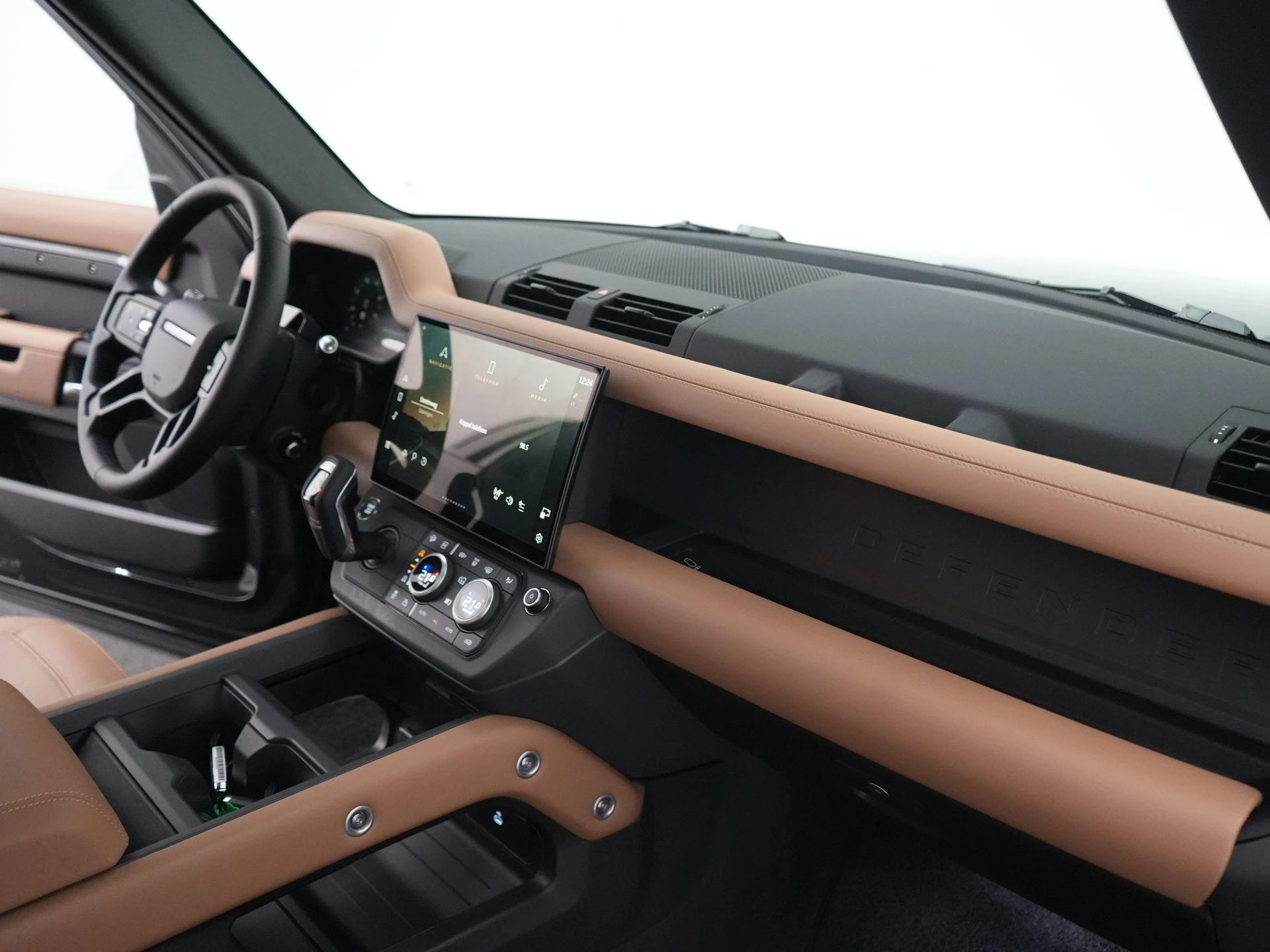 Land Rover Defender 2.0 P300e 110 HSE Dynamic Edition