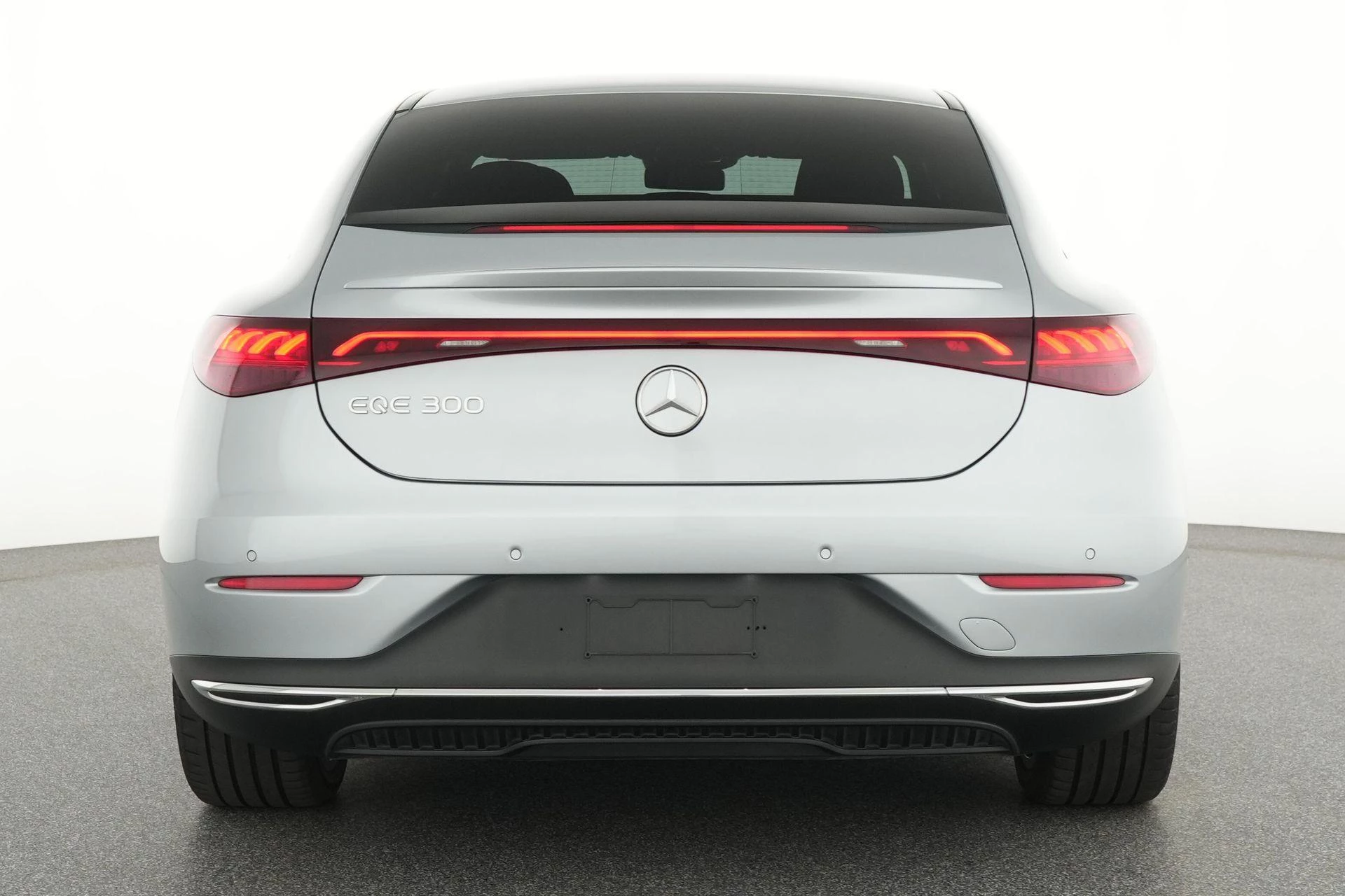 Mercedes-Benz EQE 300 Luxury Line + LEDER + TREKHAAK + CARPLAY + CAMERA +