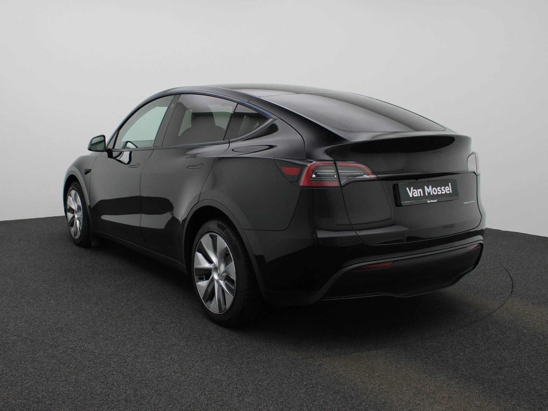 Tesla-Model Y-image-1