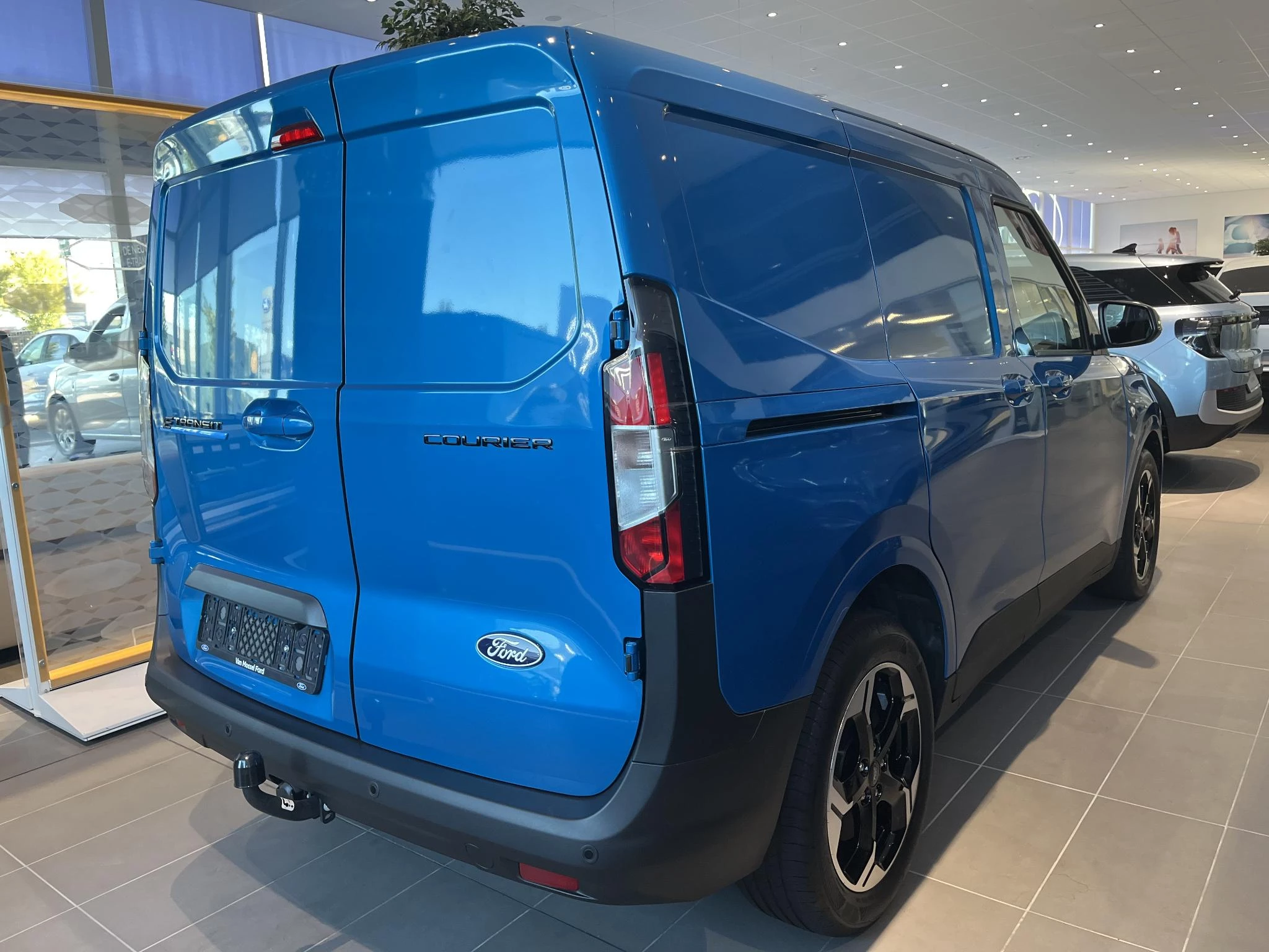 Ford-E-Transit-image-3