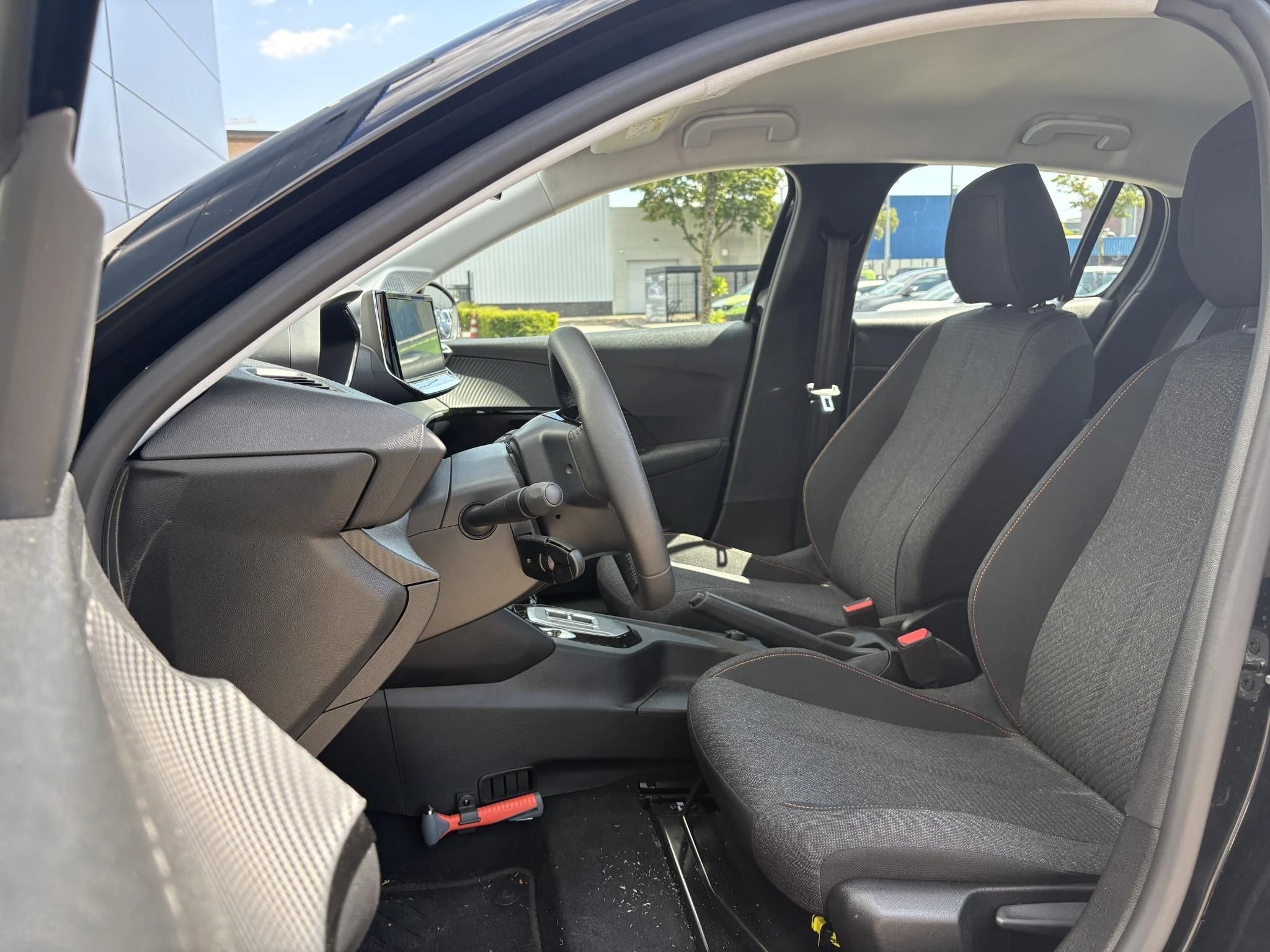 Peugeot-208-image-10