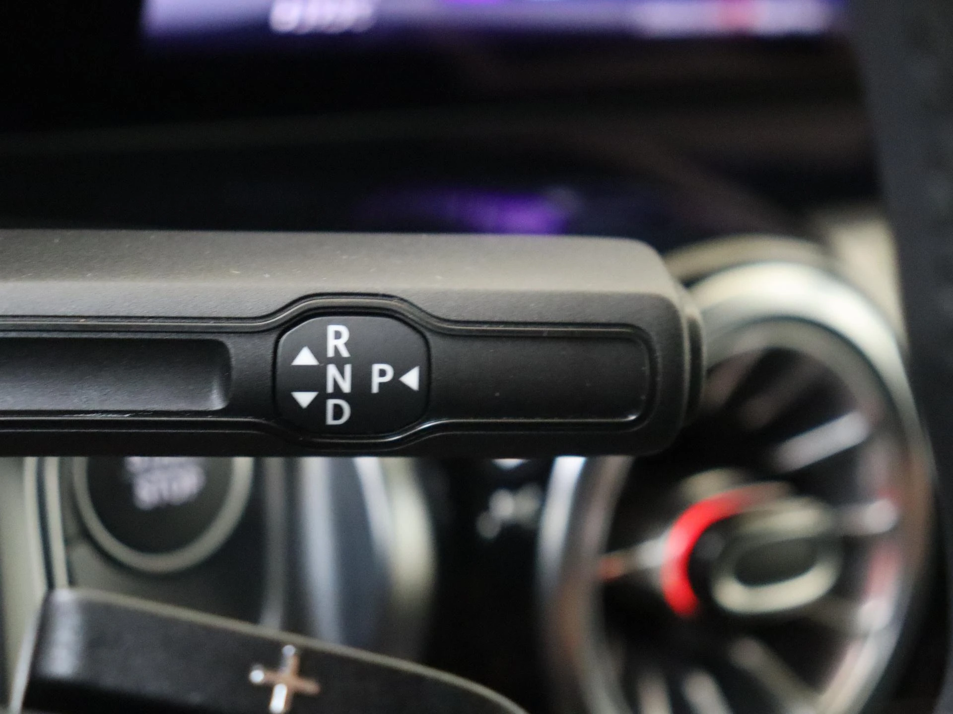 Mercedes-Benz-EQB-image-13