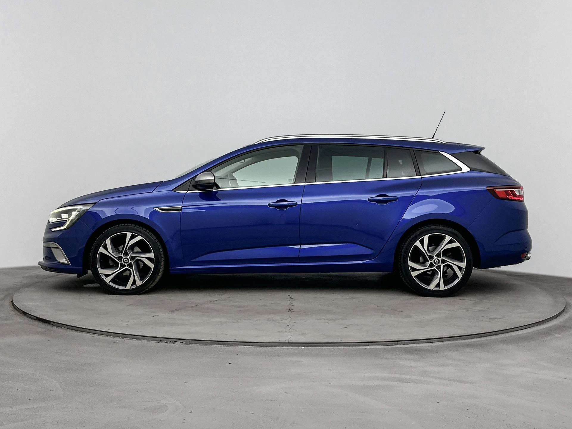 Renault-Mégane Estate-image-1