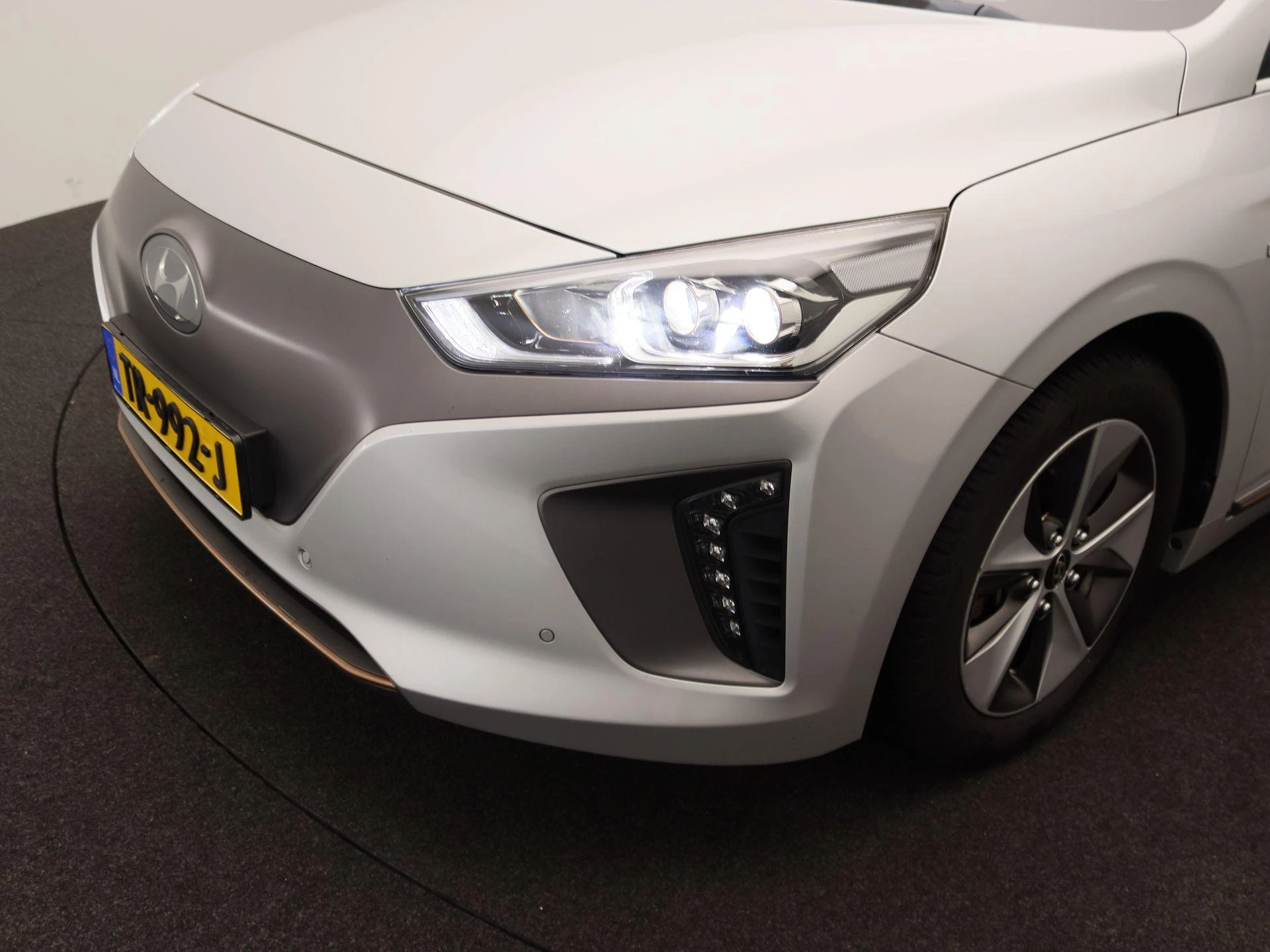 Hyundai-IONIQ-image-17