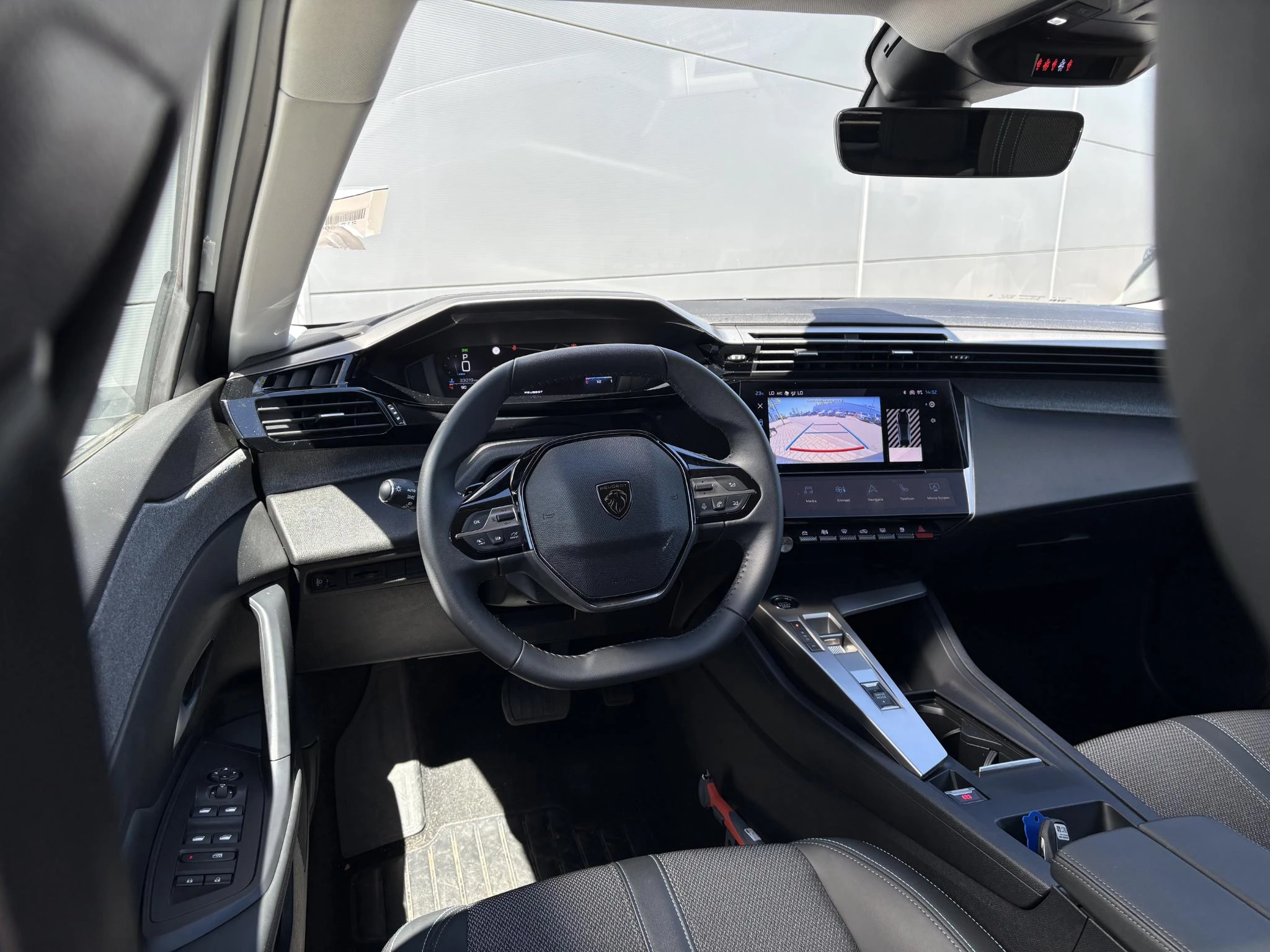 Peugeot 408 1.2 Hybrid 145 e-DCS6 Allure