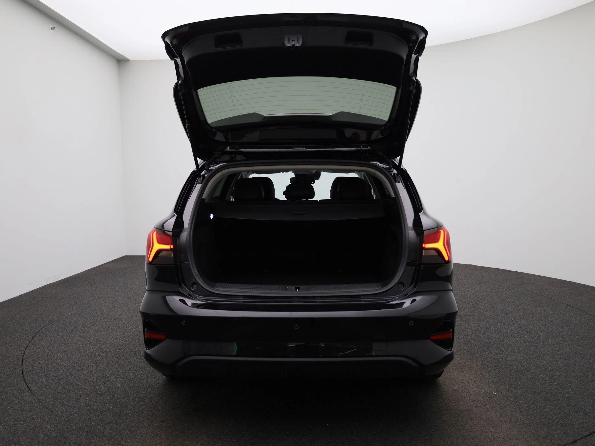 MG MG5 Electric Luxury Long Range 61 kWh