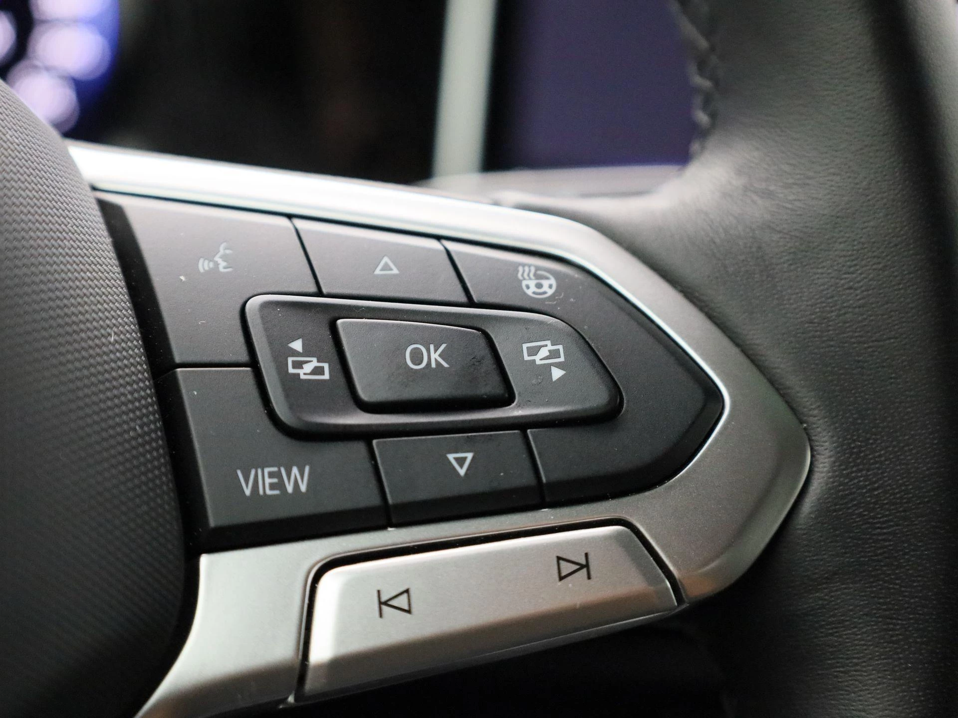 Volkswagen-Golf-image-26