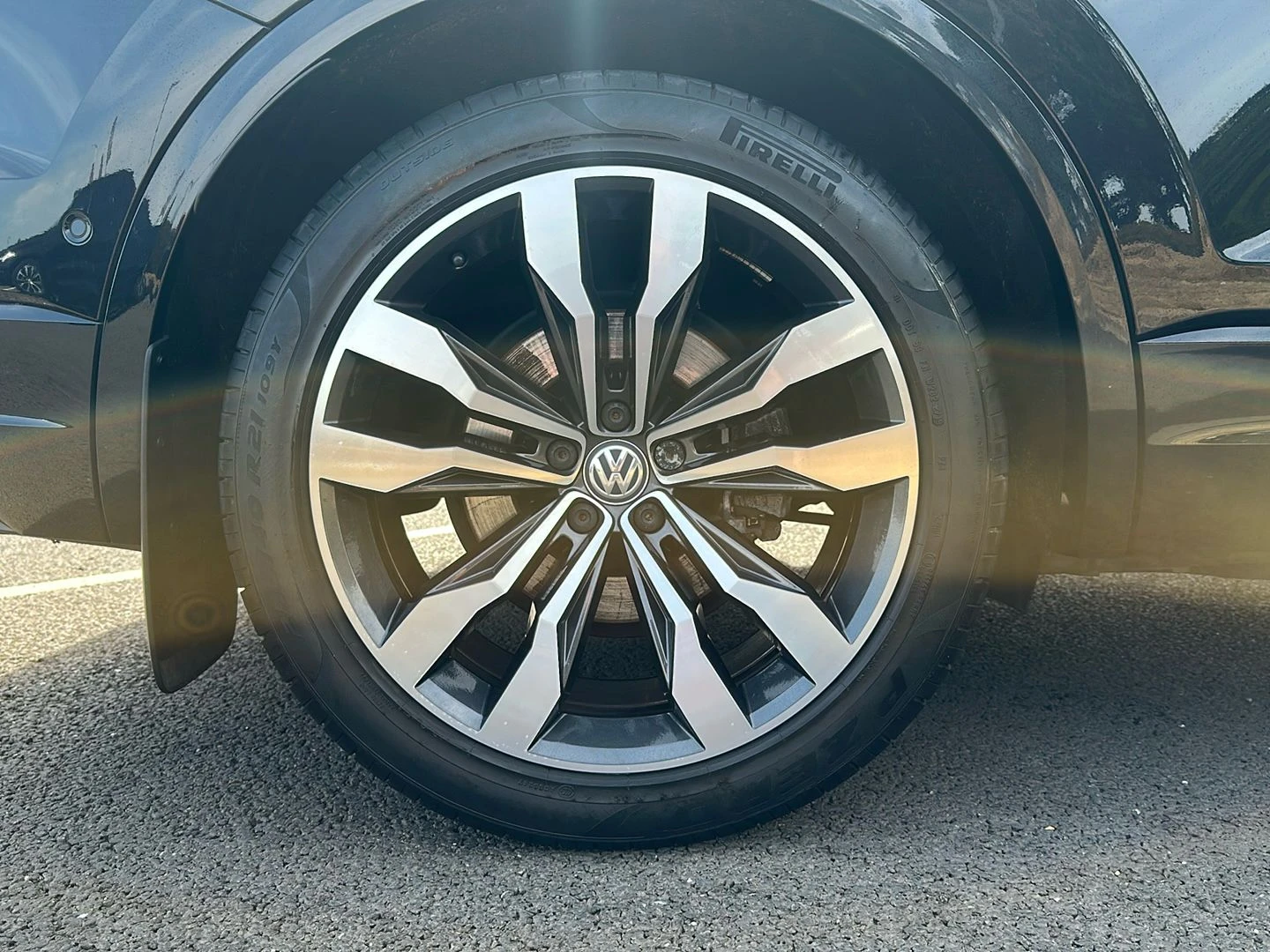 Volkswagen-Touareg-image-7