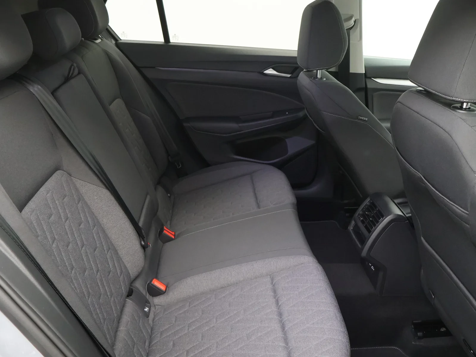 Volkswagen Golf VIII Golf Life Business 1.5eTSI 116PK AUTOMAAT * DEMO *