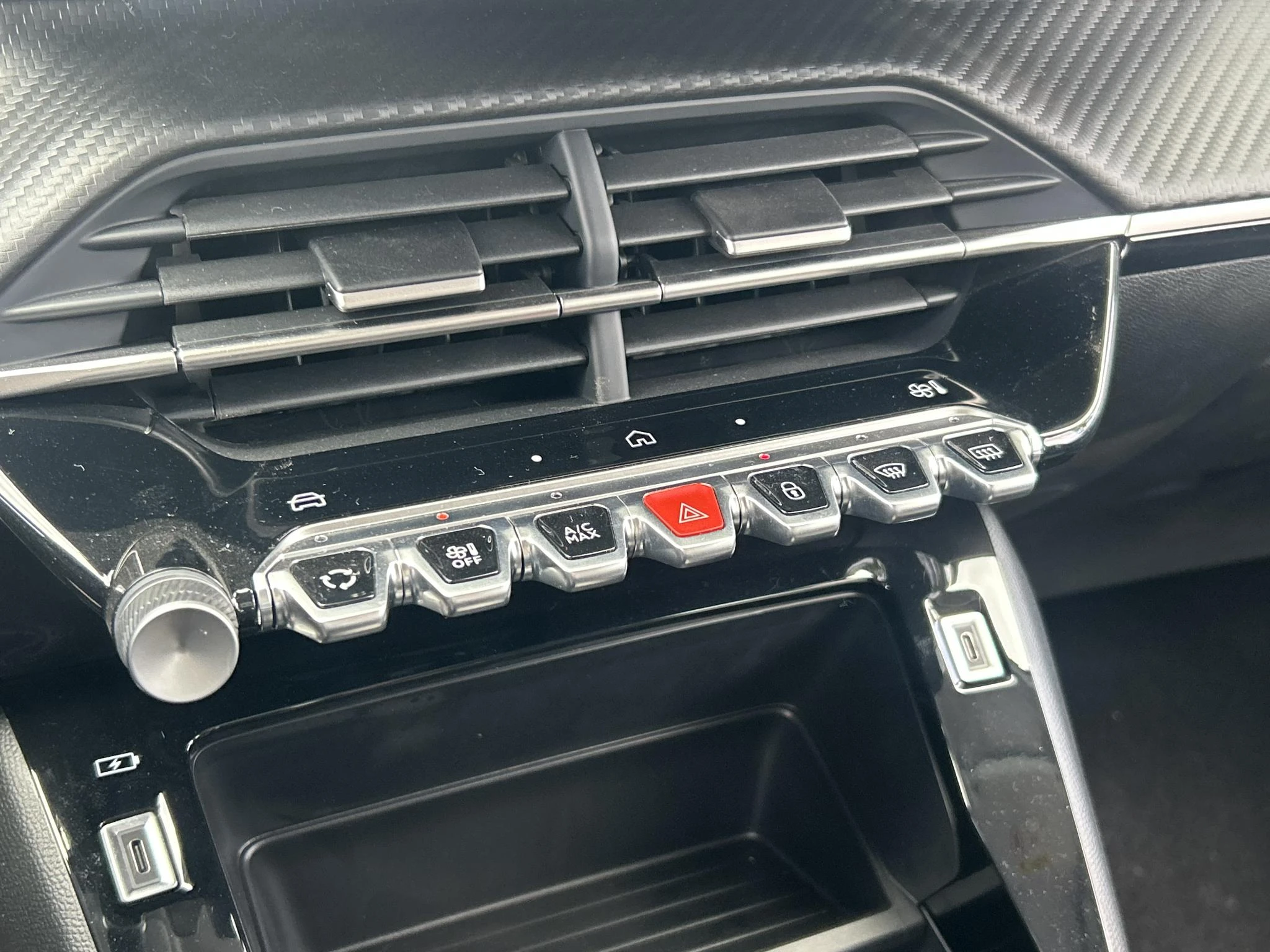 Peugeot-208-image-17