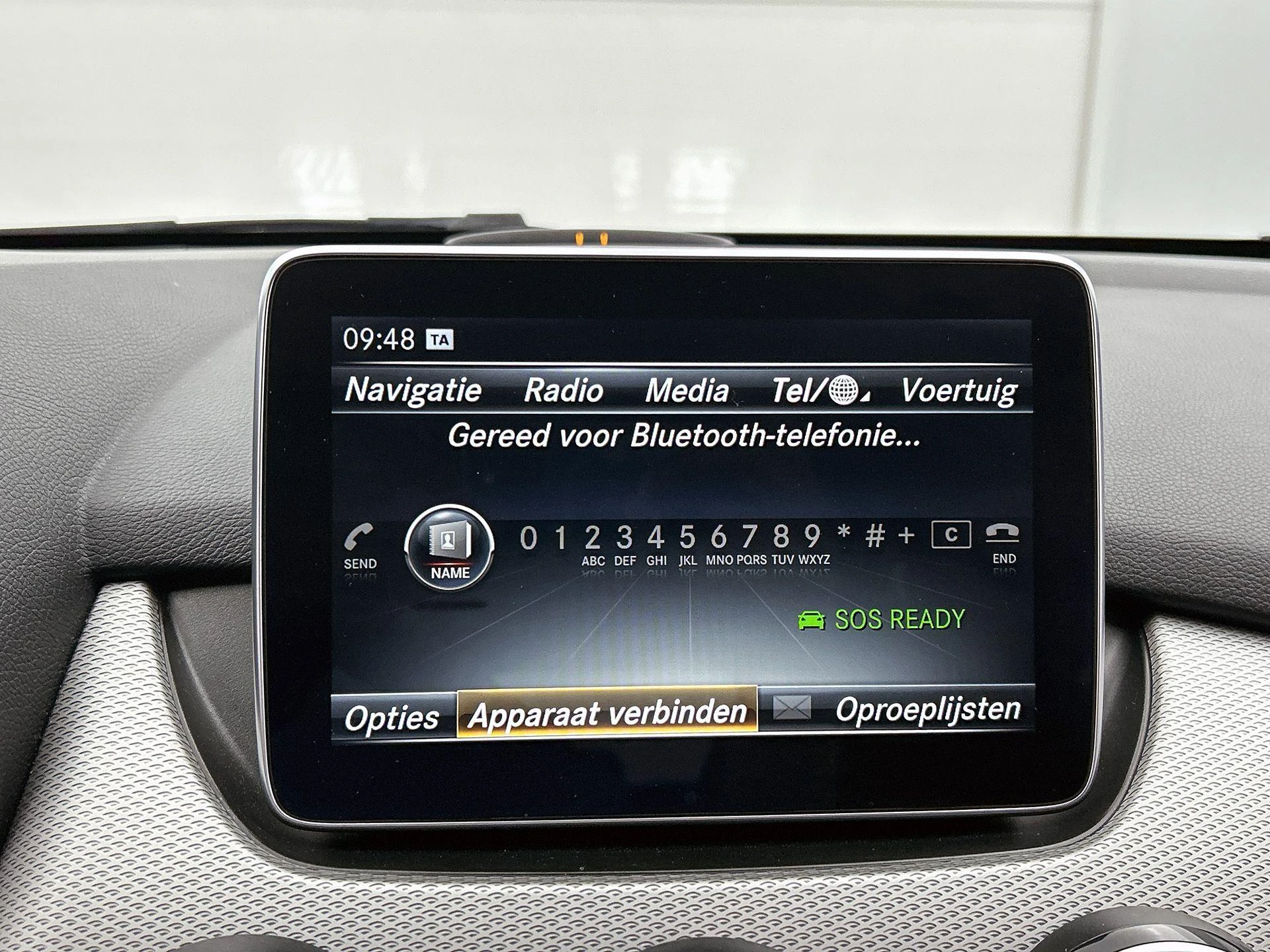Mercedes-Benz-B-Klasse-image-13