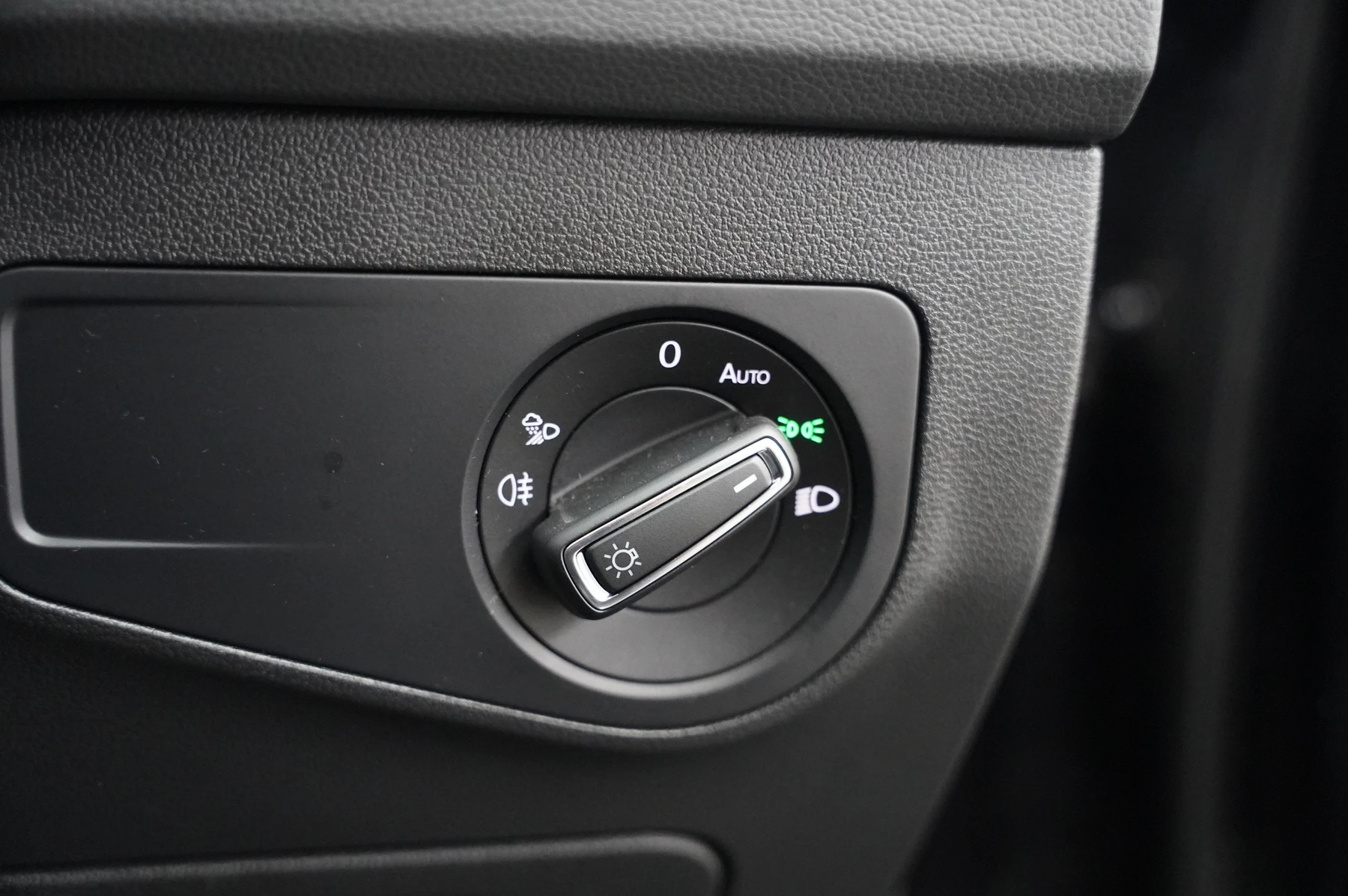 Volkswagen-Tiguan-image-21