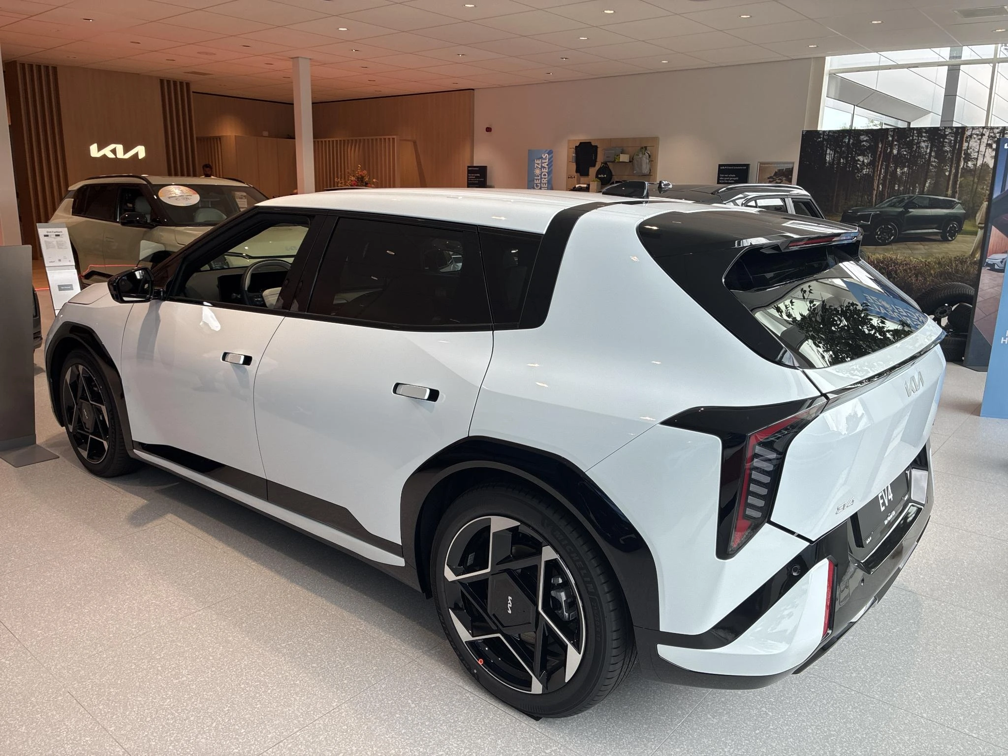 Kia EV4 GT-Line Business Edition 81.4 kWh