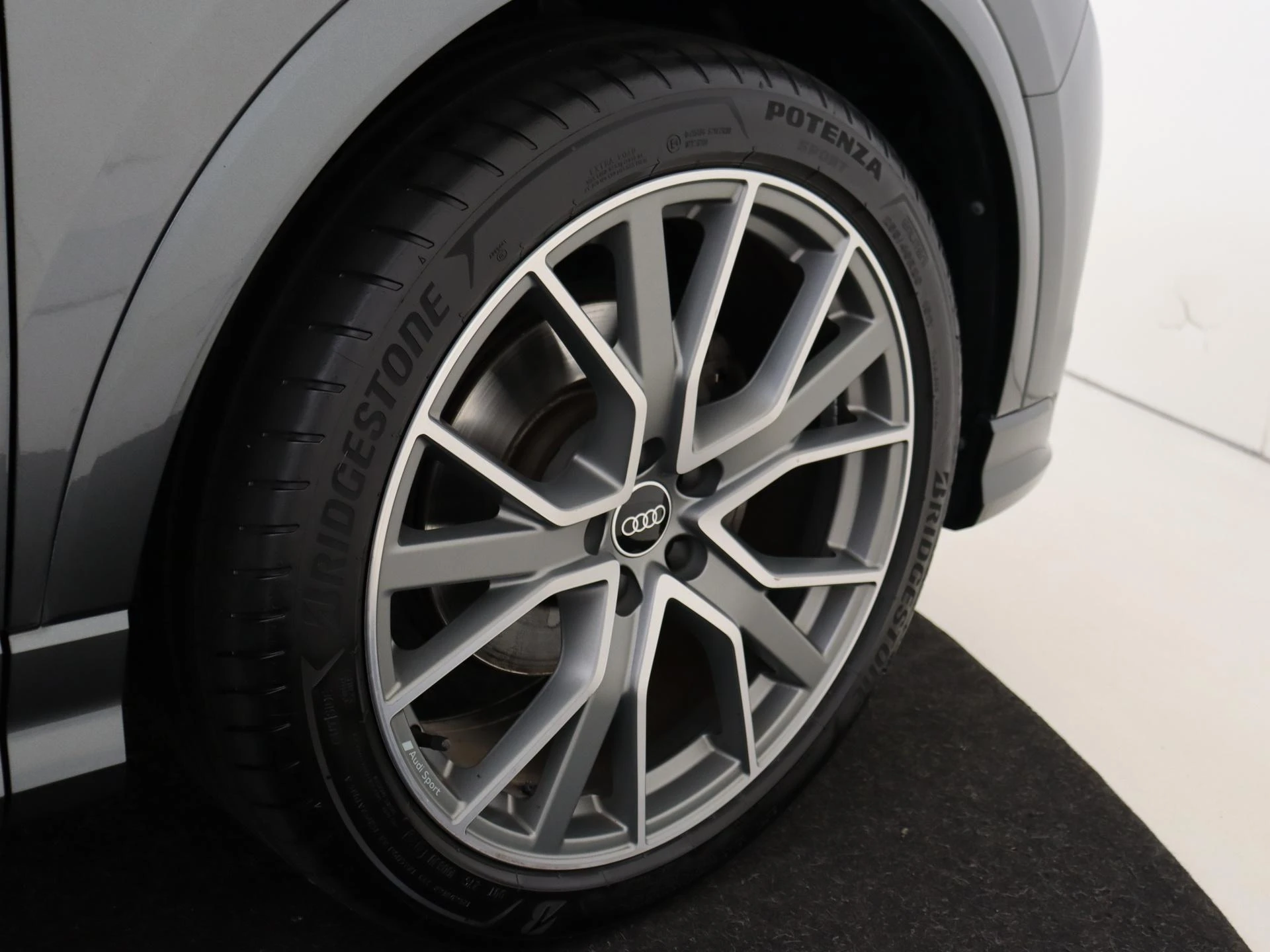 Audi-Q3-image-30
