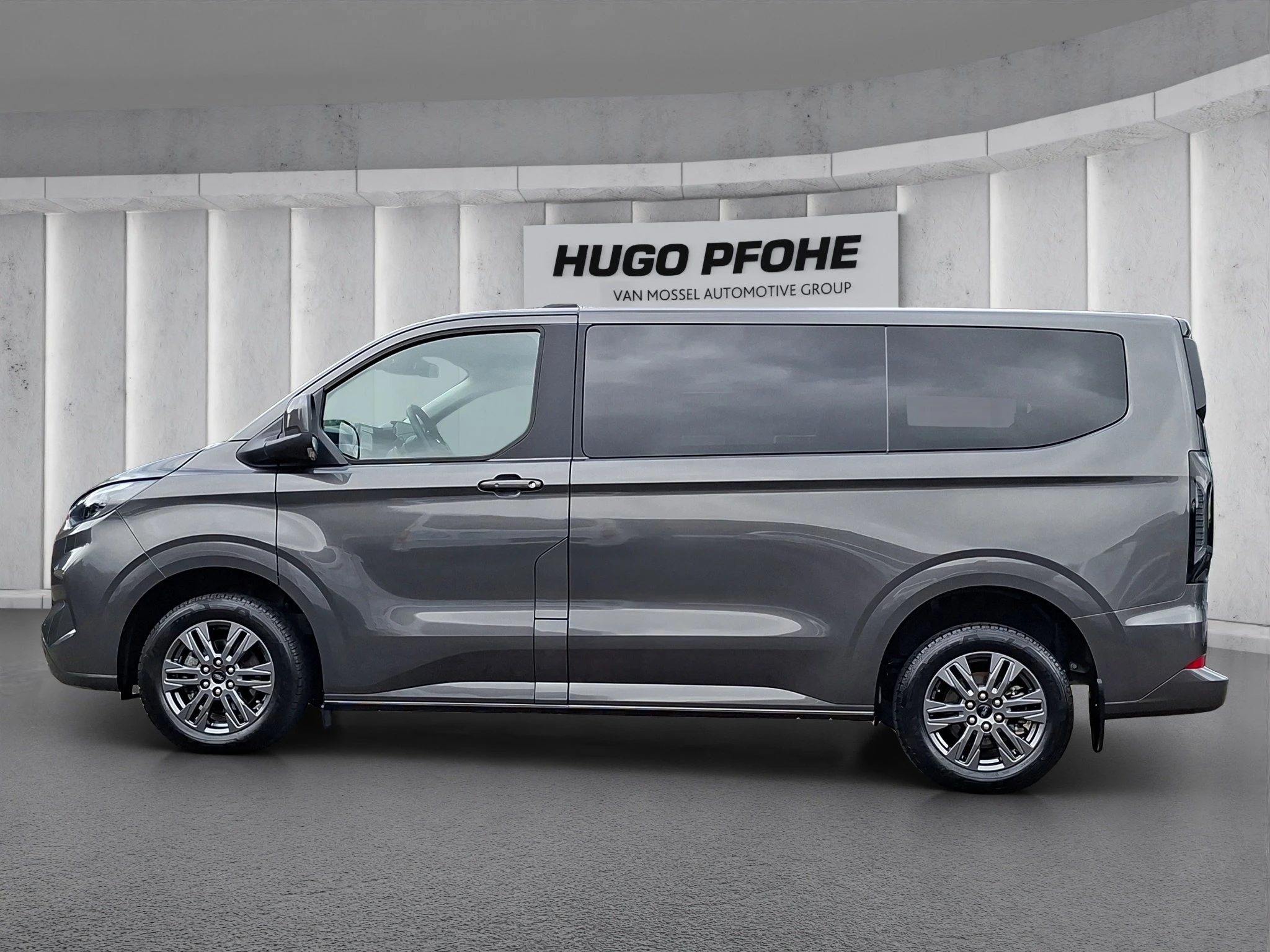 Ford-Tourneo Custom-image-1