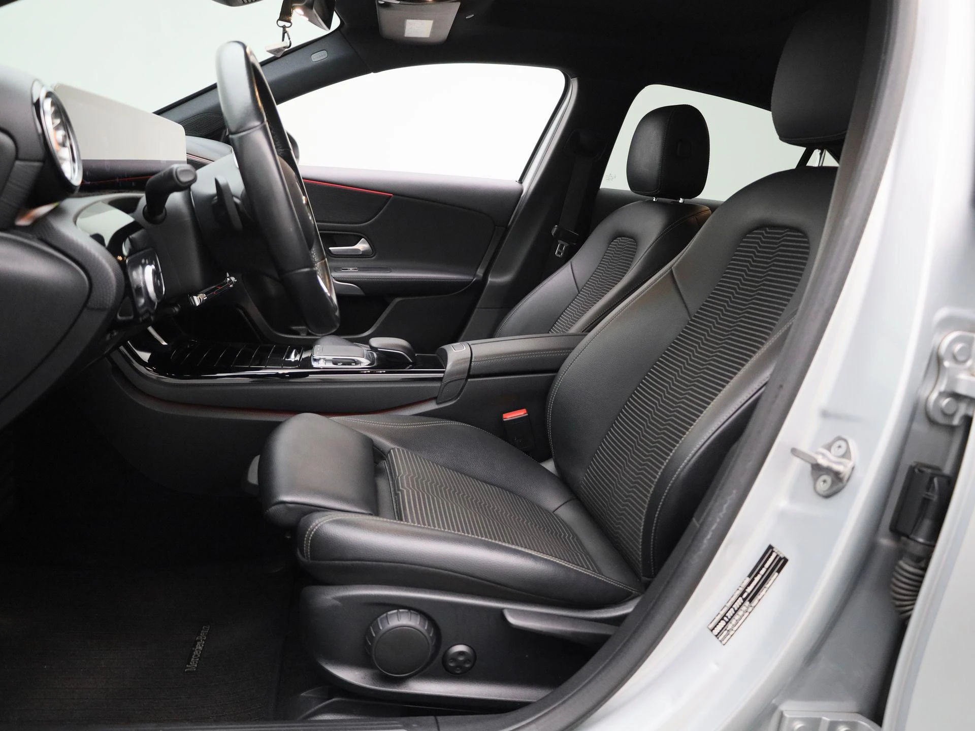 Mercedes-Benz-A-Klasse-image-9