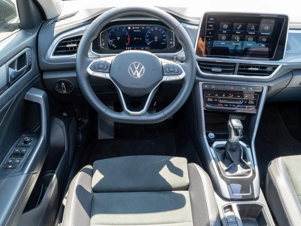 Volkswagen T-Roc 1.5 TSI DSG Style AHK, Pano, Navi