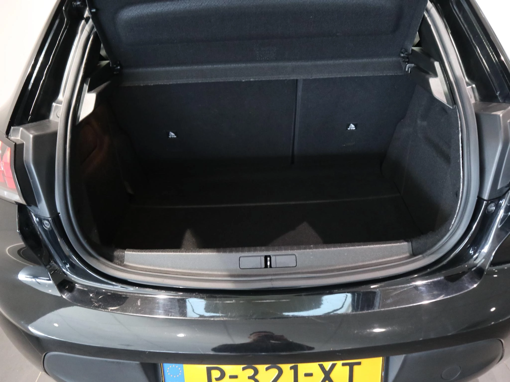Peugeot-208-image-18