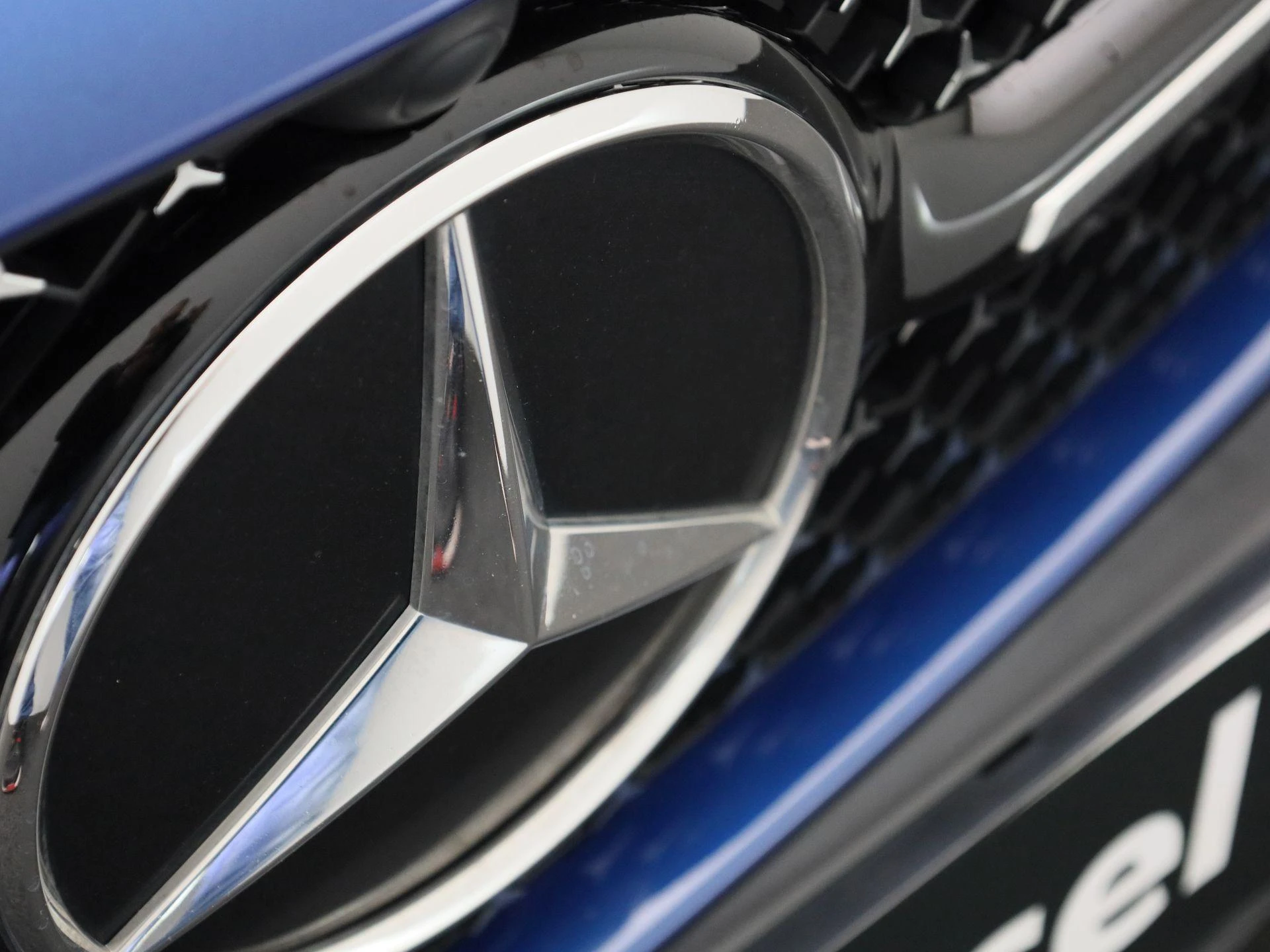 Mercedes-Benz-CLA-image-42