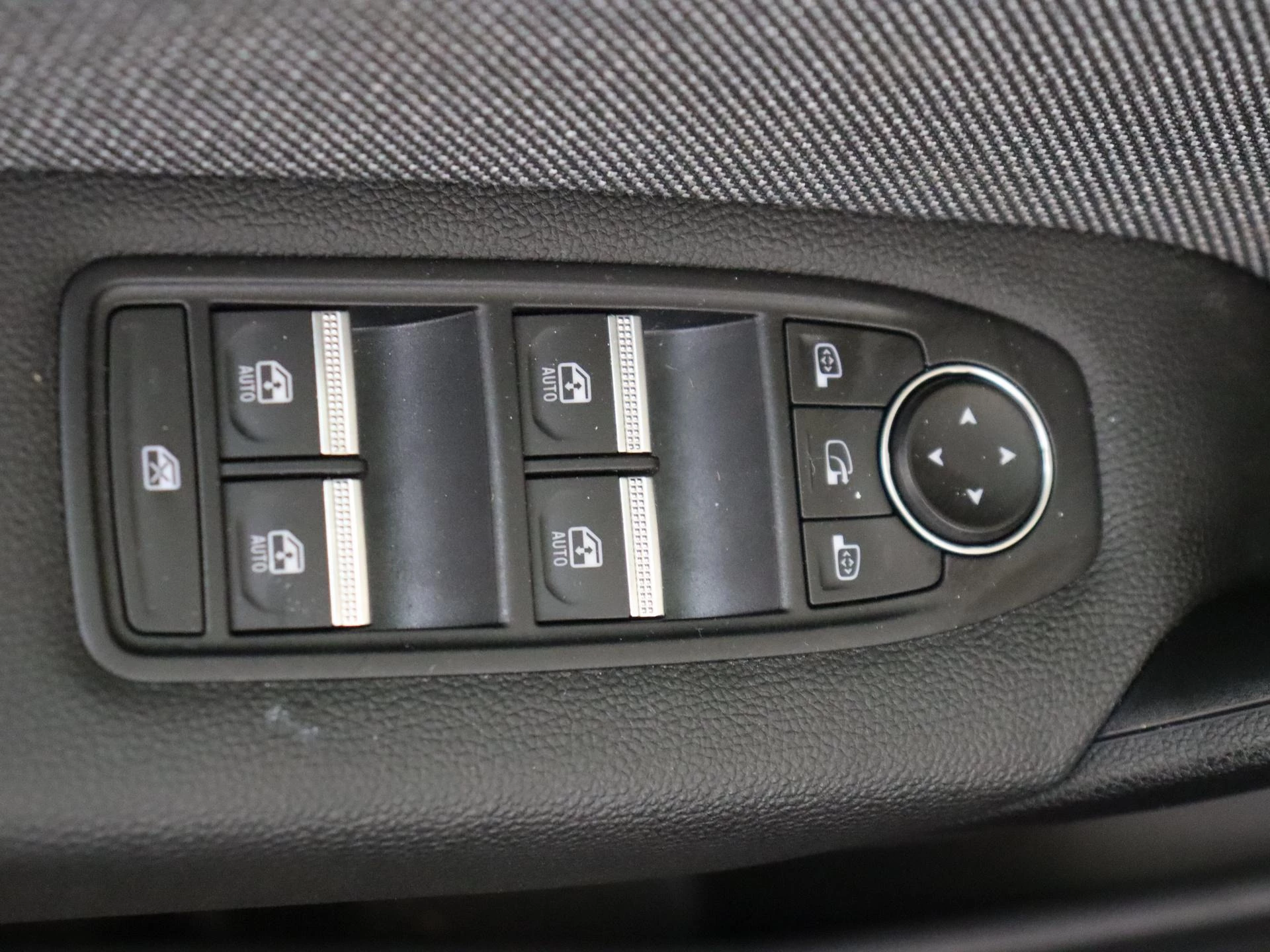 Renault-Captur-image-22