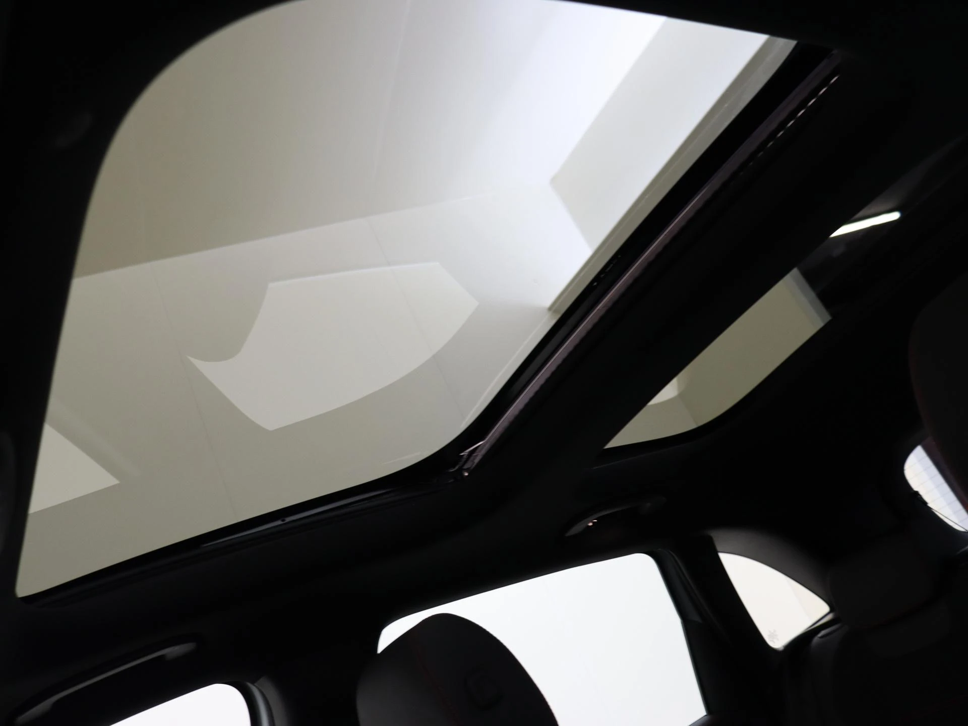 Mercedes-Benz-B-Klasse-image-27