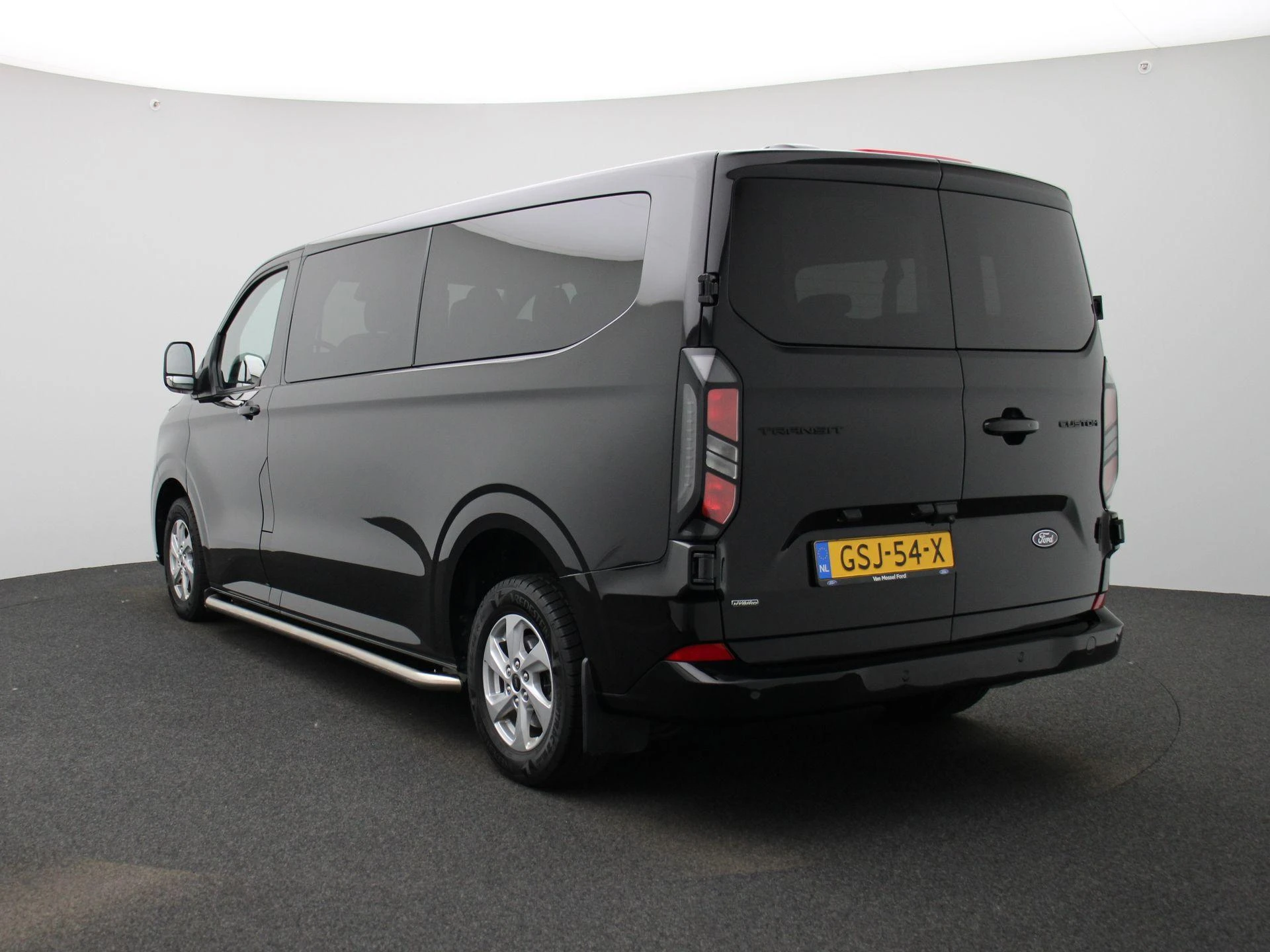 Ford-Transit Custom-image-1
