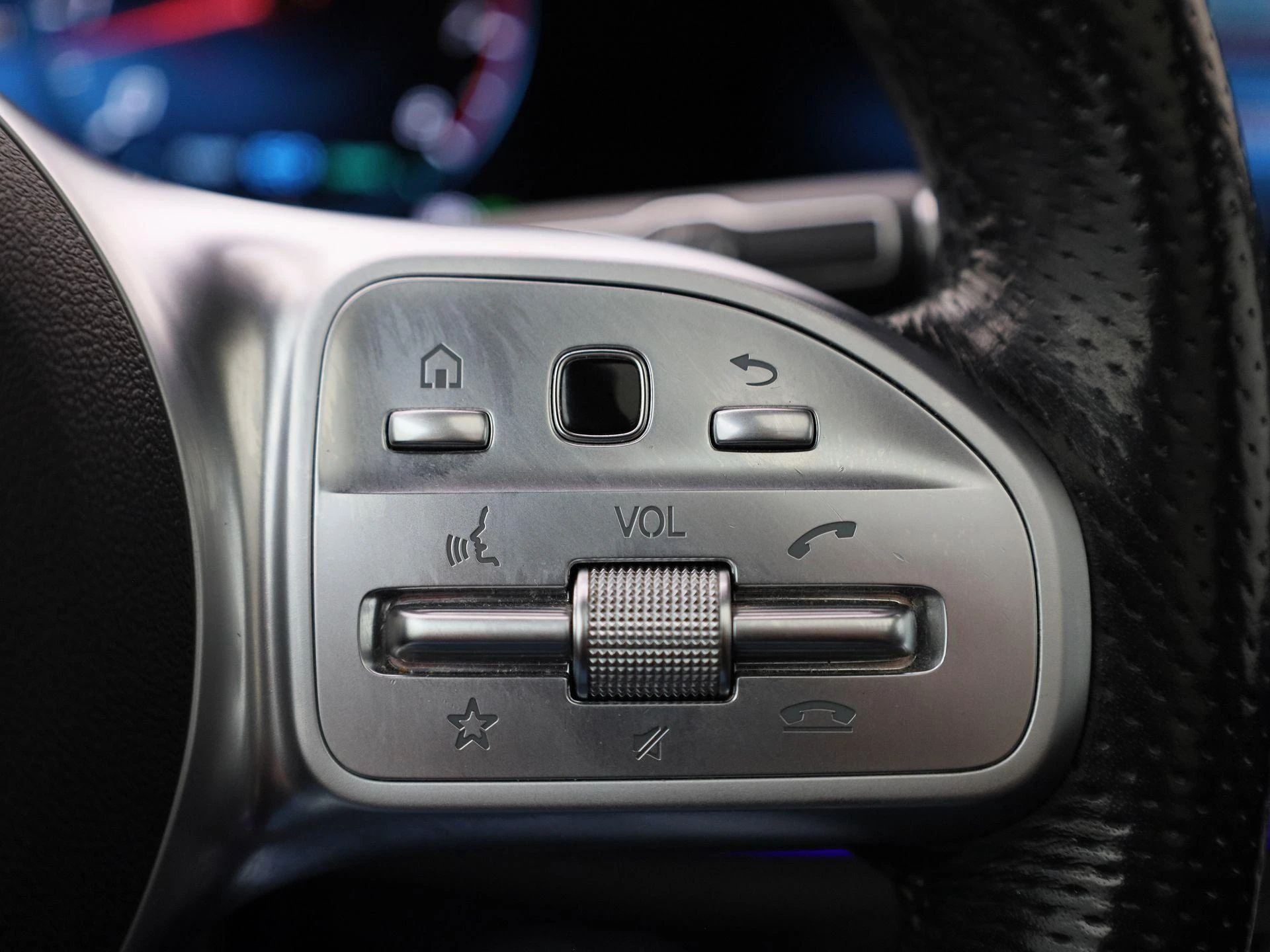 Mercedes-Benz-GLE-image-26