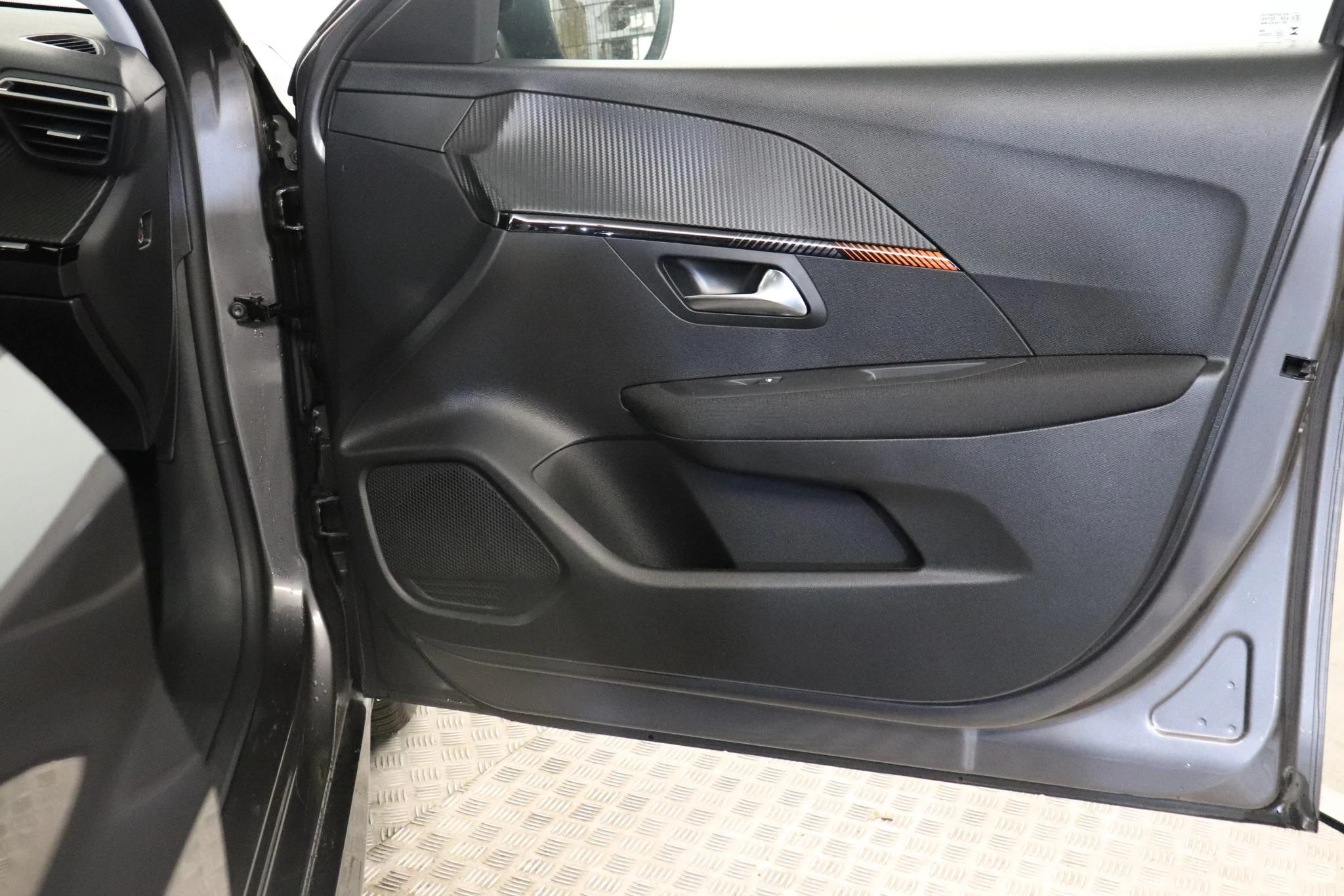 Peugeot-208-image-13