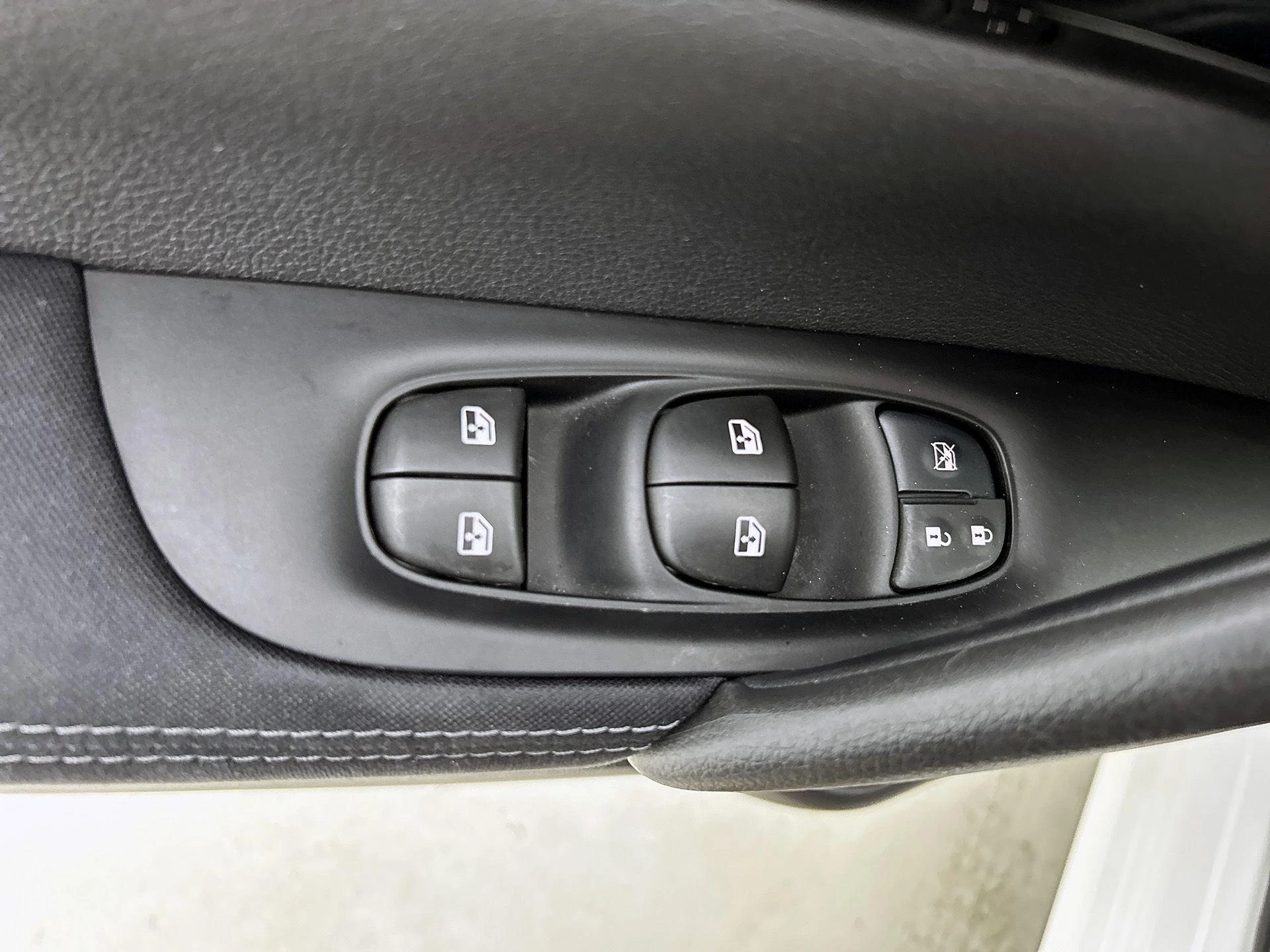 Nissan-QASHQAI-image-30