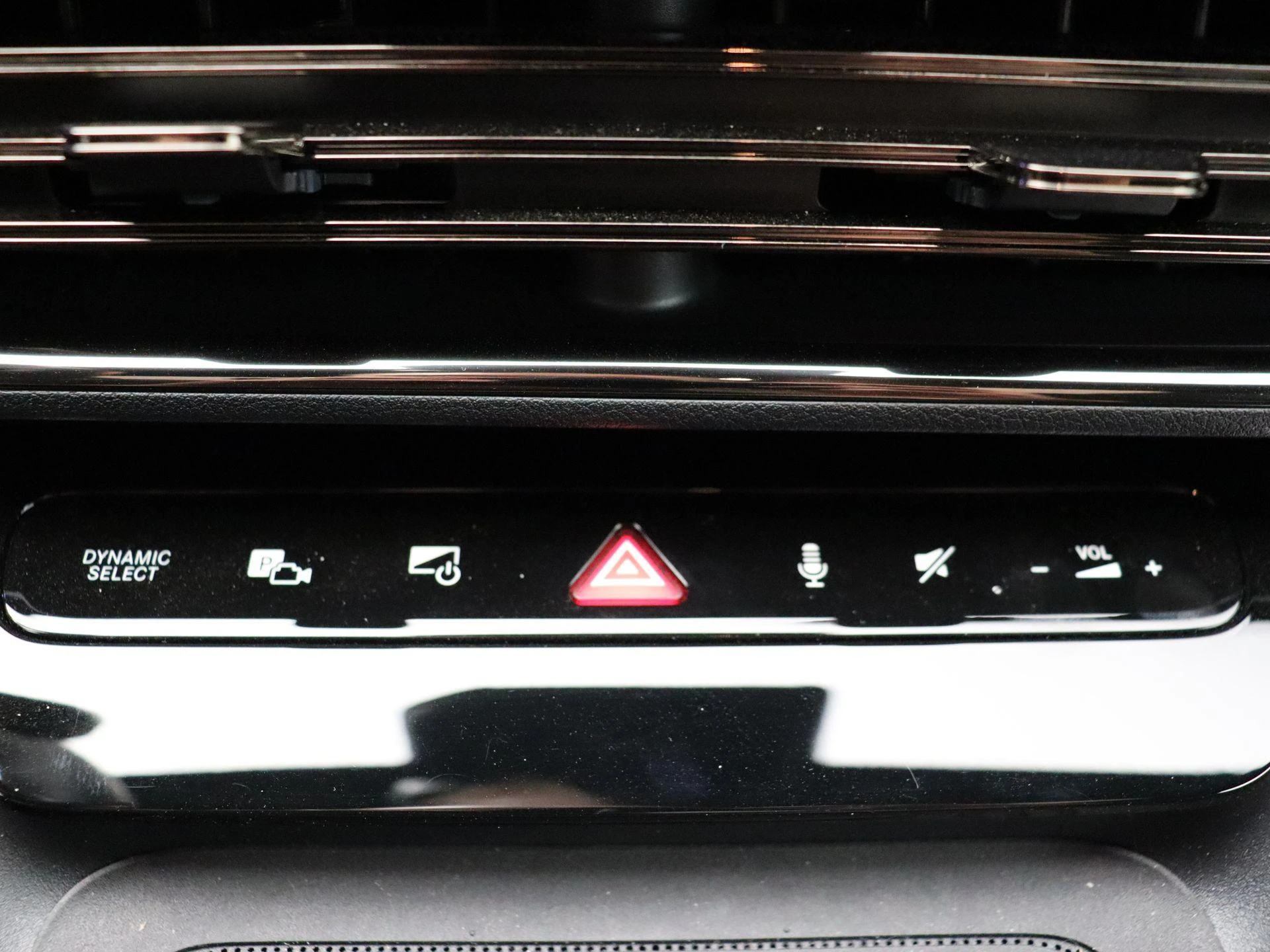 Mercedes-Benz-CLA-image-17