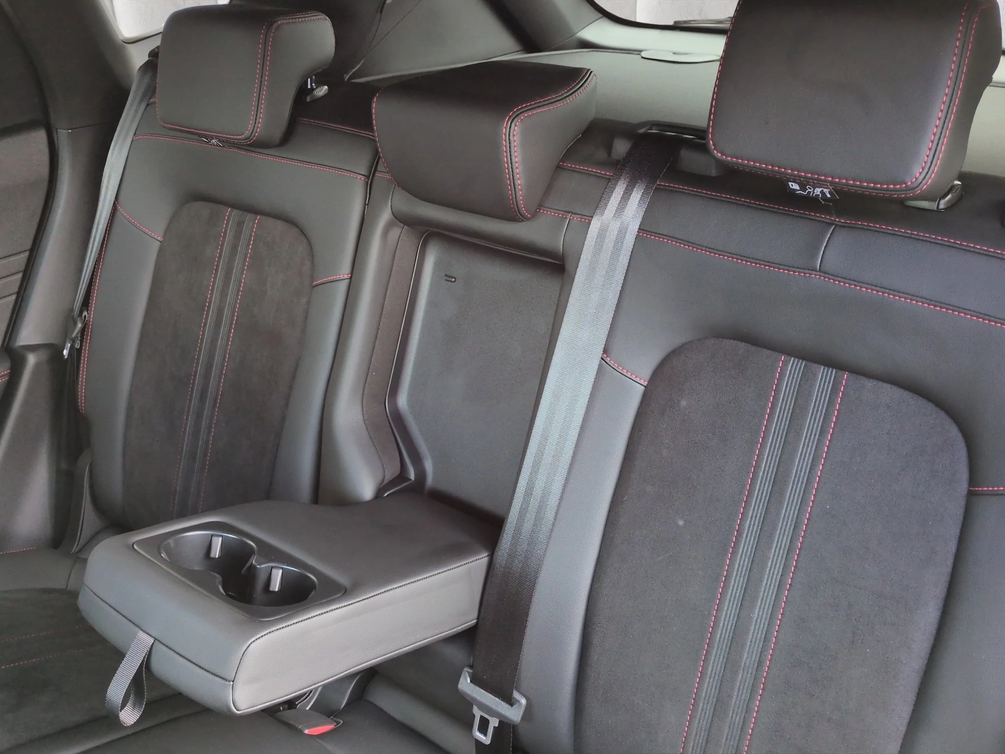 Ford Kuga ST-Line X Aut.*PANO*AHK*360GRAD*LED-MATRIX*NAVI*GRA*WINTER-PKT..