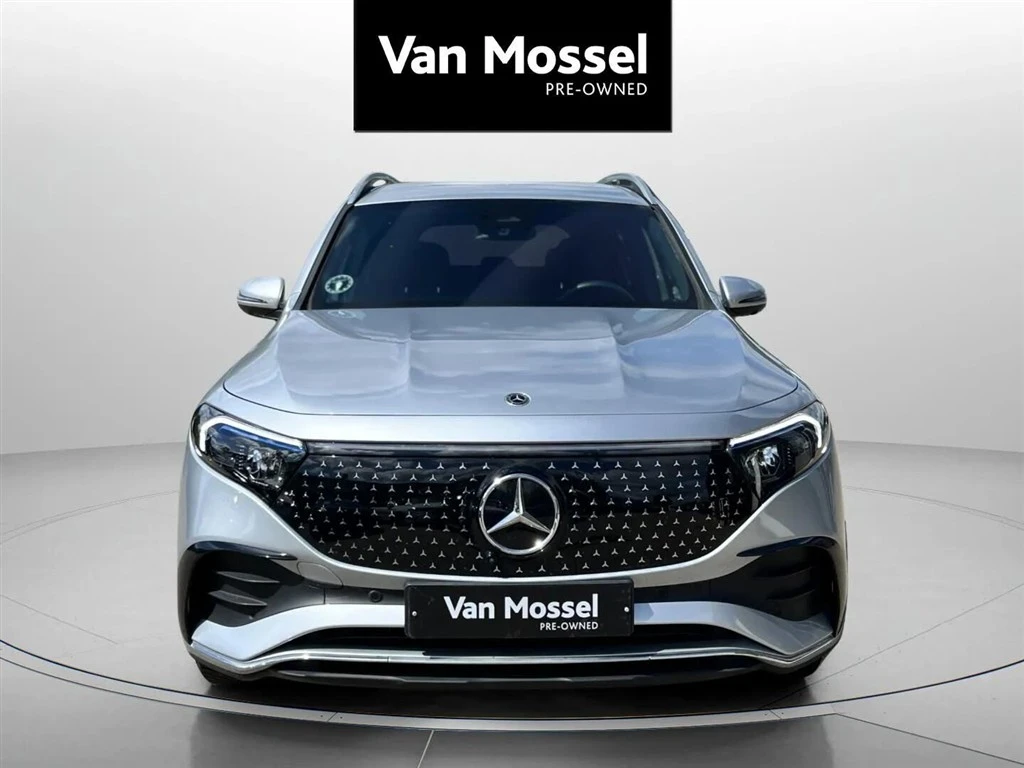 Mercedes-Benz-EQB-image-1