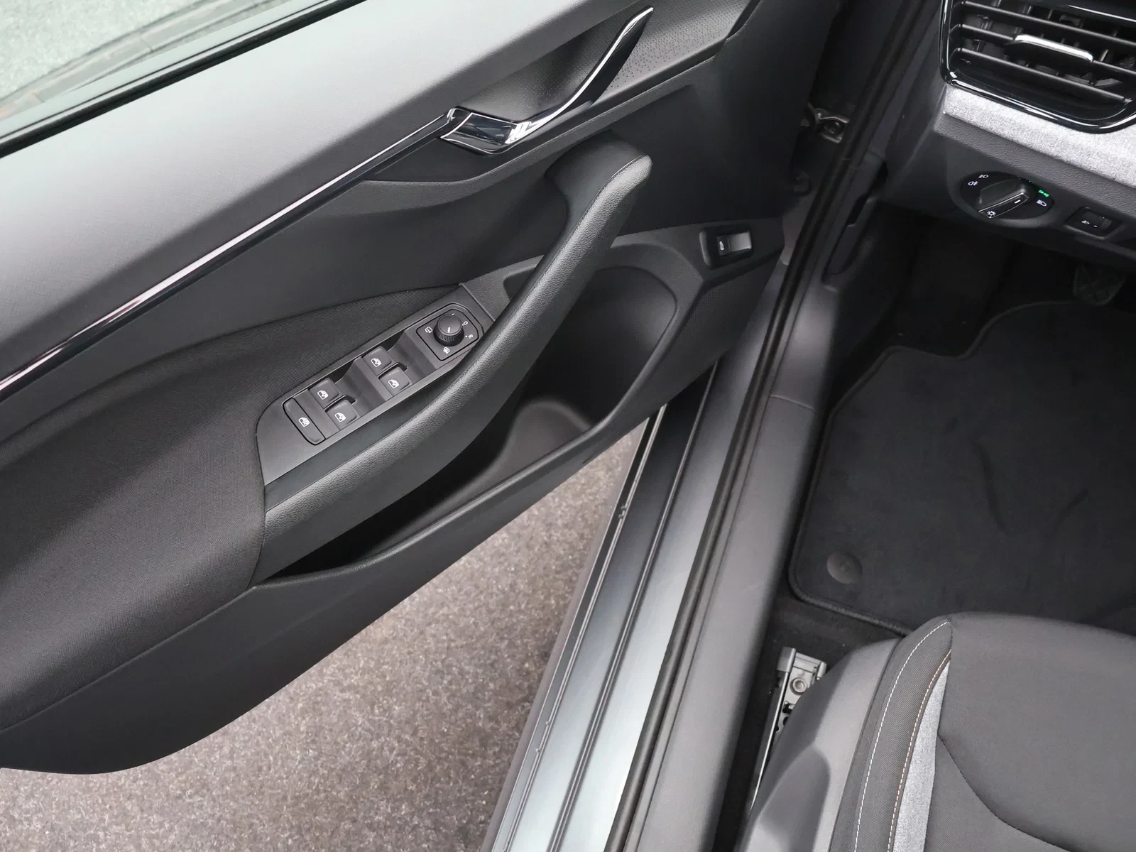 Škoda Kamiq Kamiq Family 1,0 TSI 85 kW 6v Man. / DEMO