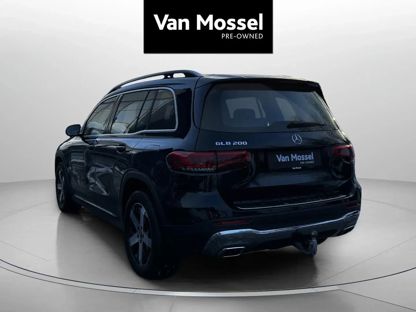 Mercedes-Benz-GLB-image-6