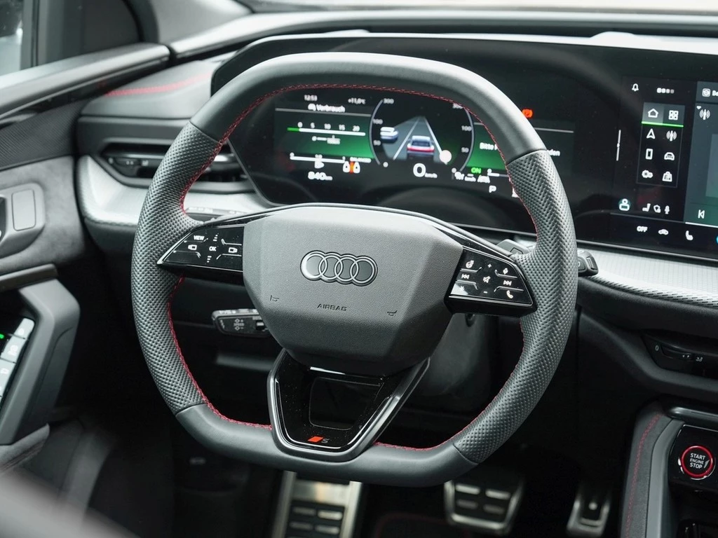 Audi Q5 2.0 TDI S line edition one Tech pro AHK Matrix