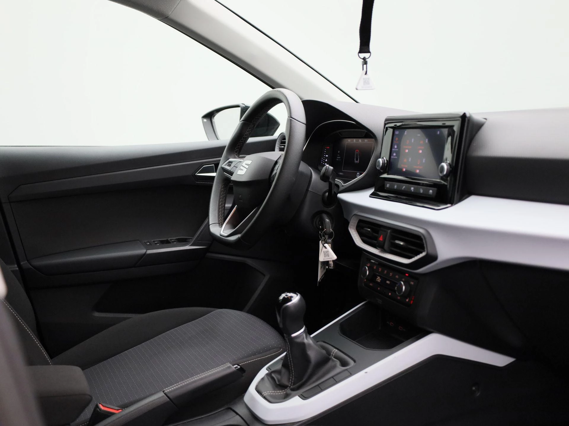 SEAT-Arona-image-30