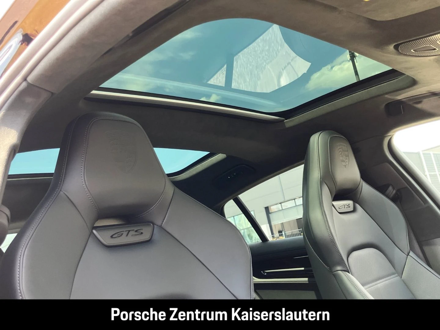 Porsche-Panamera-image-29