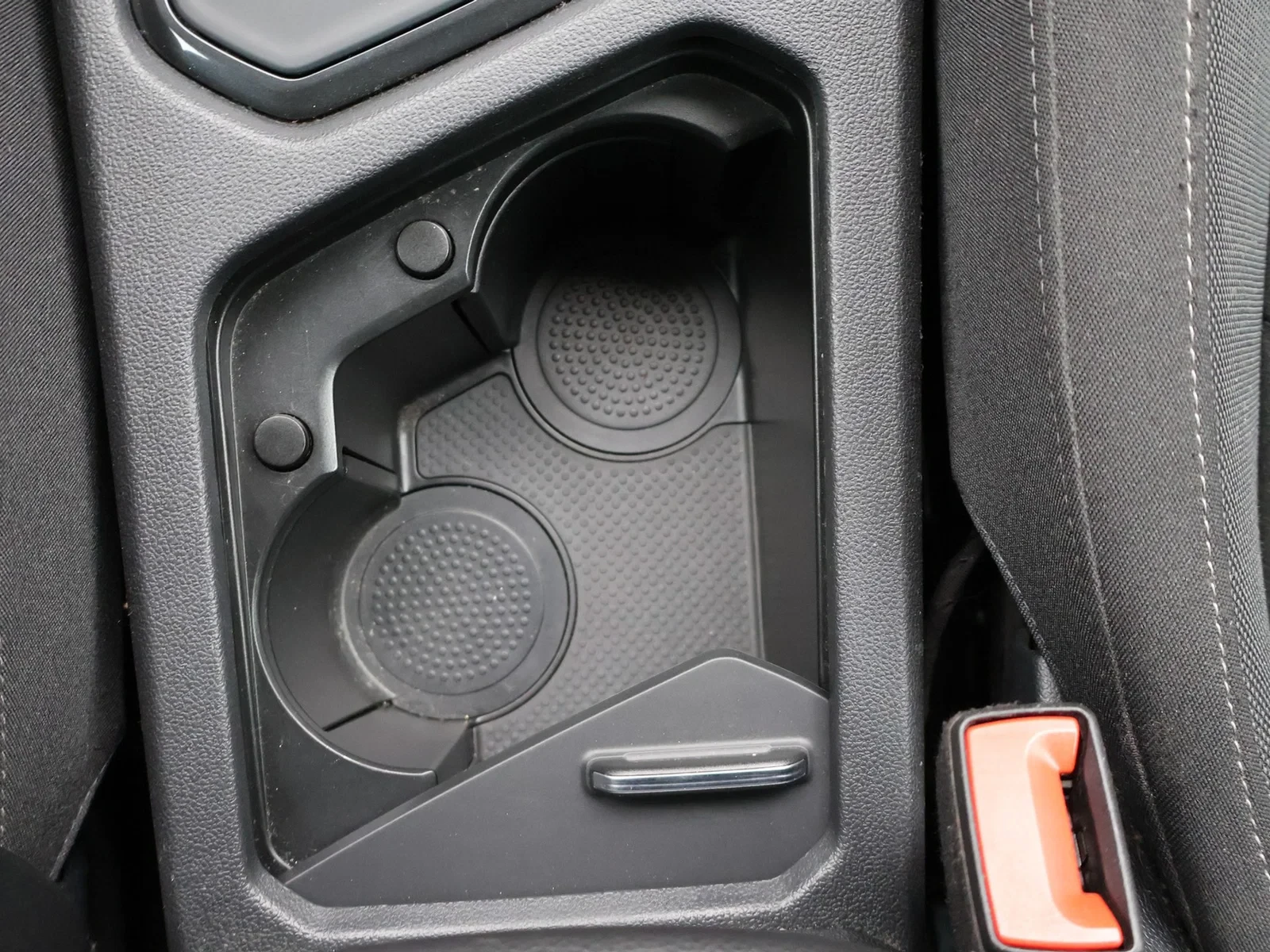 Volkswagen-Tiguan-image-24