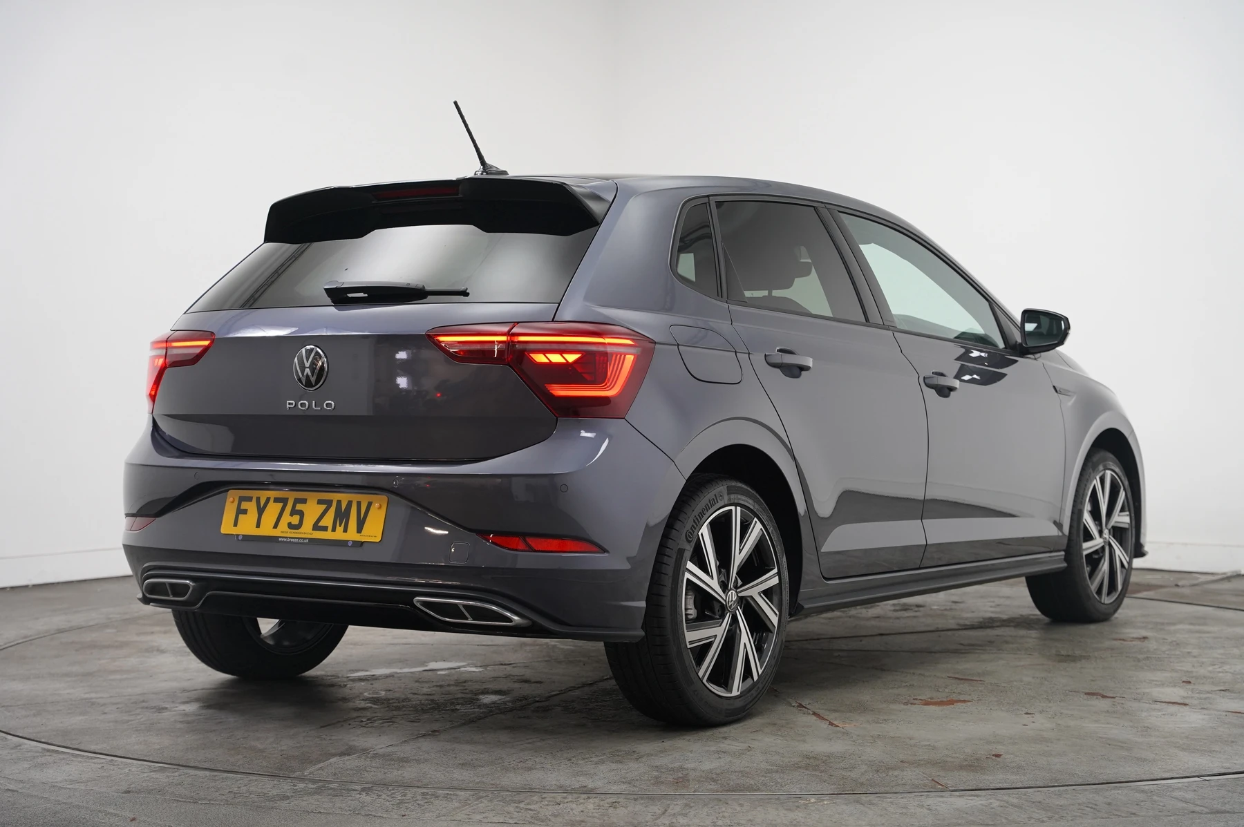Volkswagen-Polo-image-15