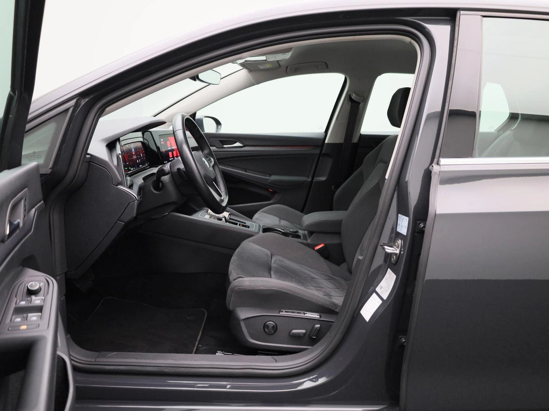 Volkswagen-Golf-image-8