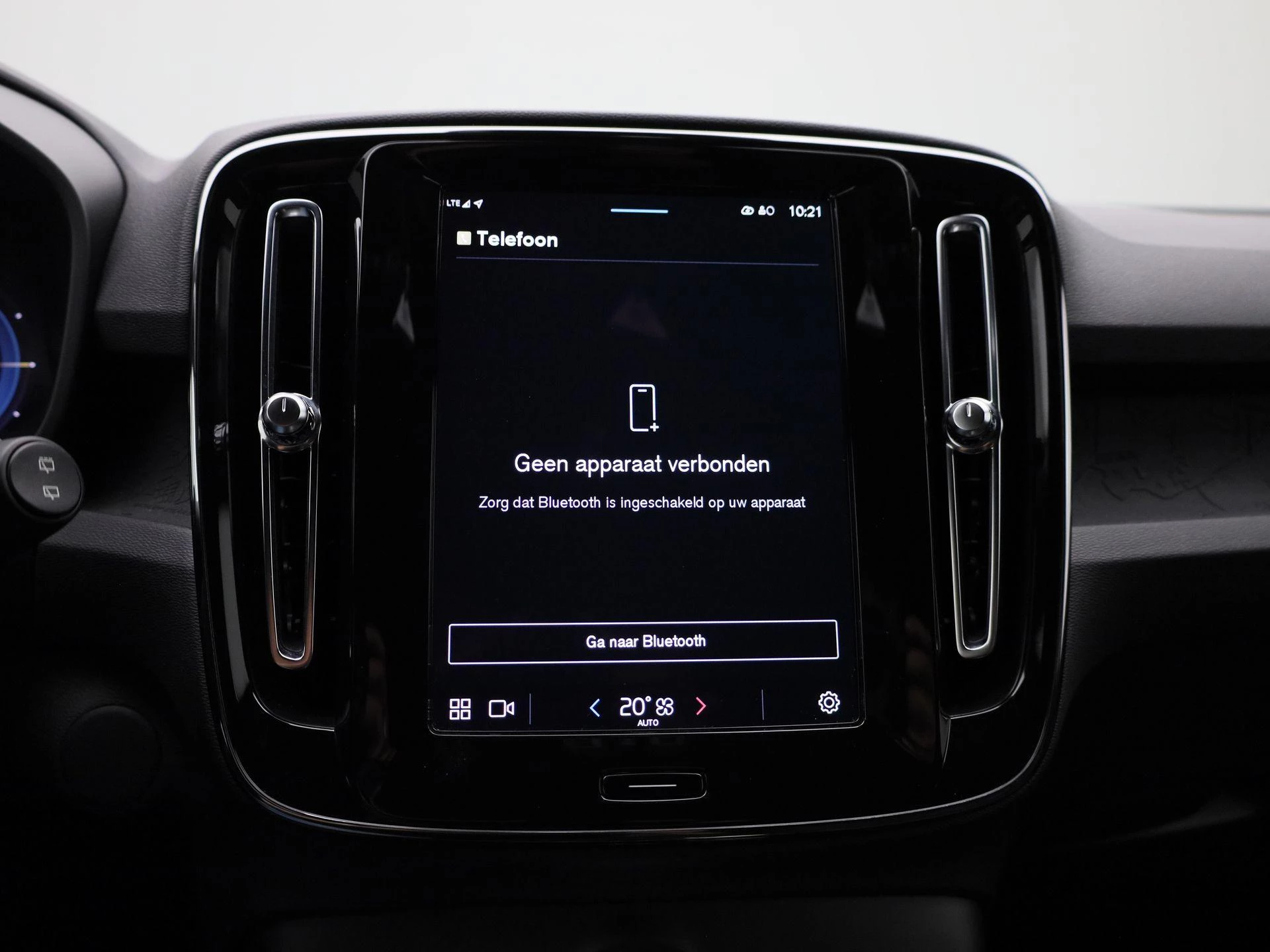 Volvo-XC40-image-23