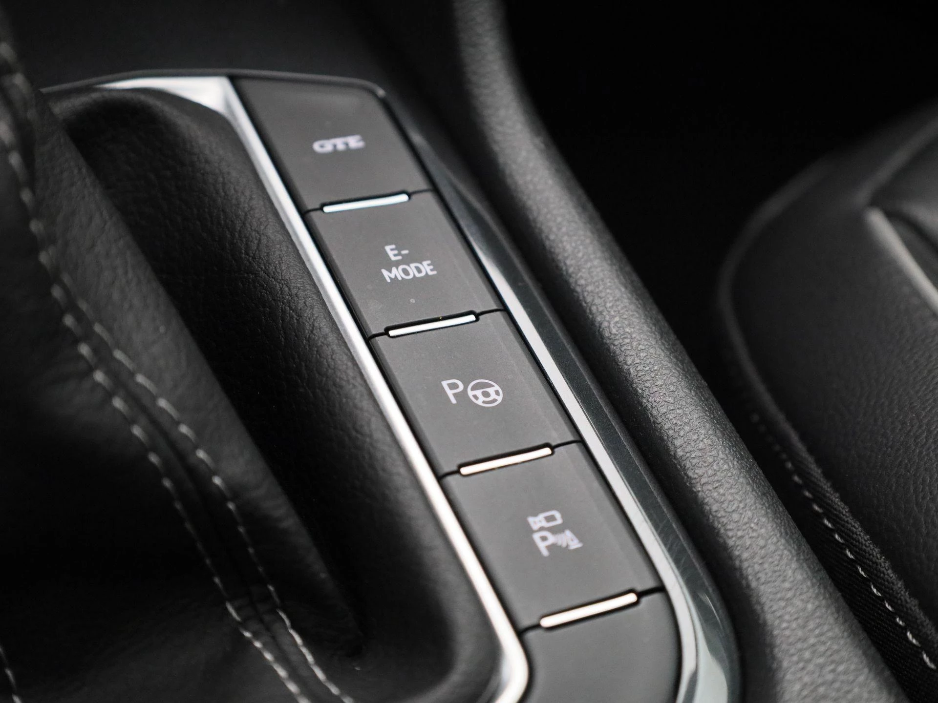 Volkswagen-Tiguan-image-23