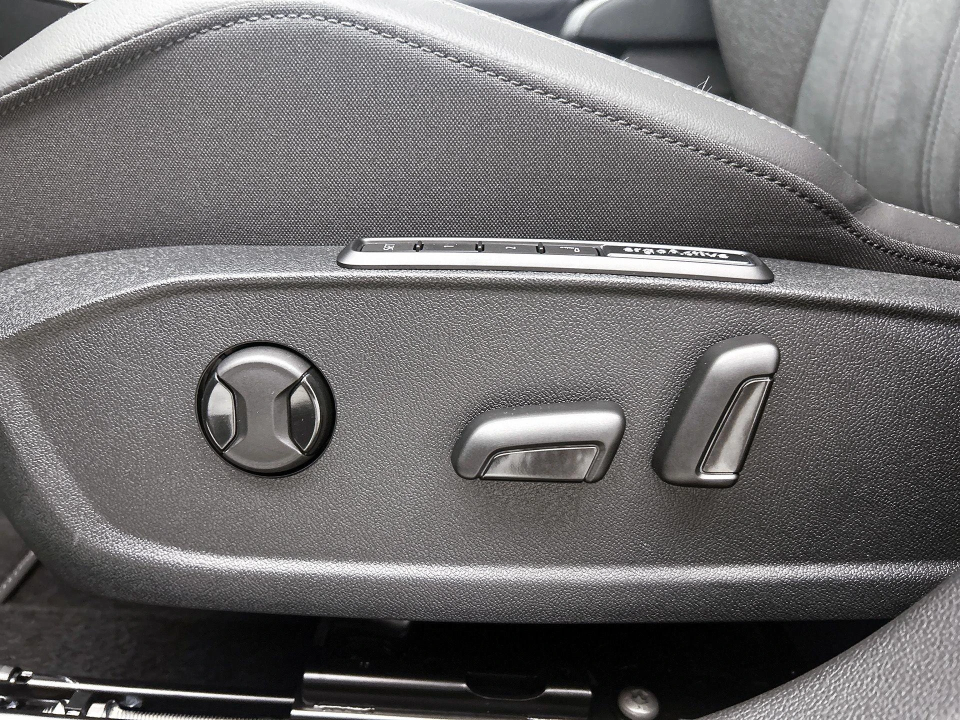 Volkswagen-Golf-image-30