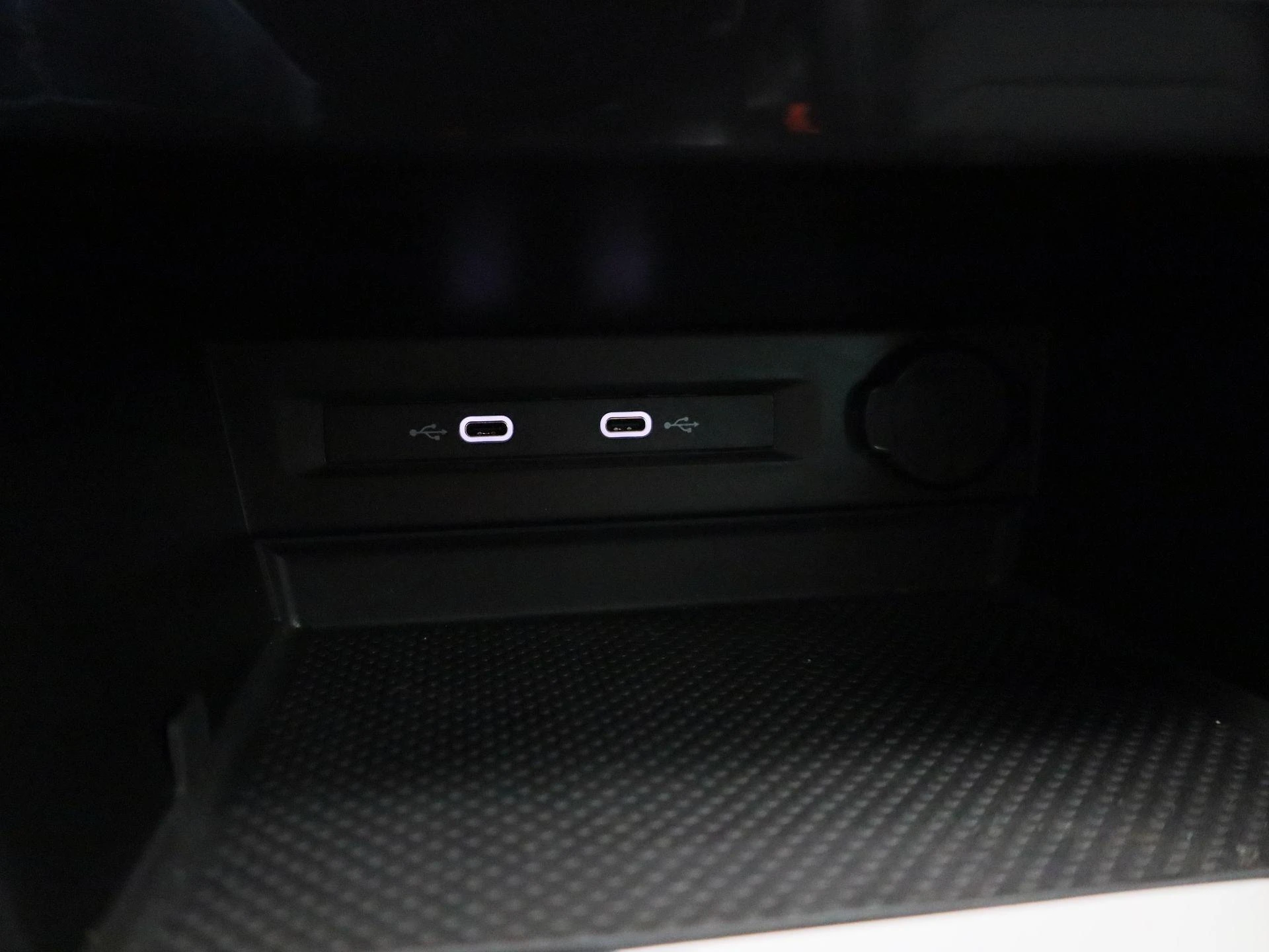 Volkswagen-Tiguan-image-30